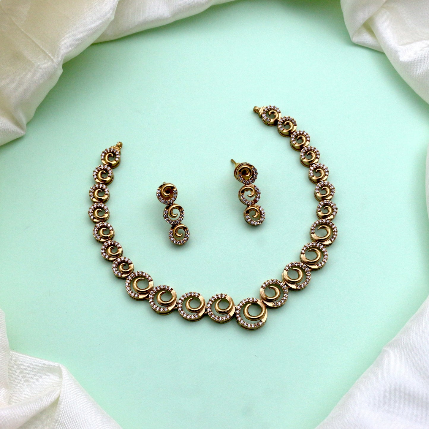 Diamond Look Antique Gold Circles Kids Friendly Necklace Set