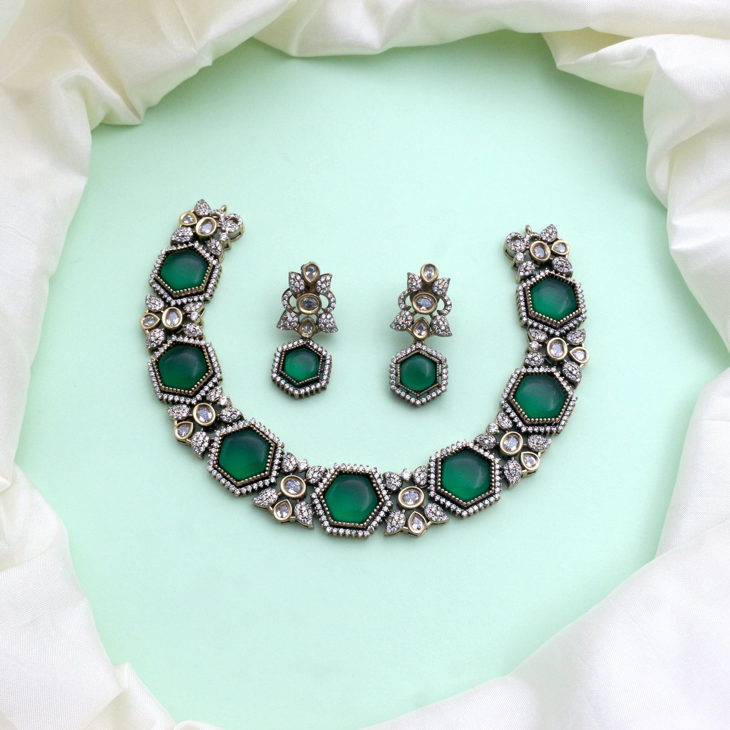 Grand Victorian Hexagon Bridal Necklace Set - Emerald