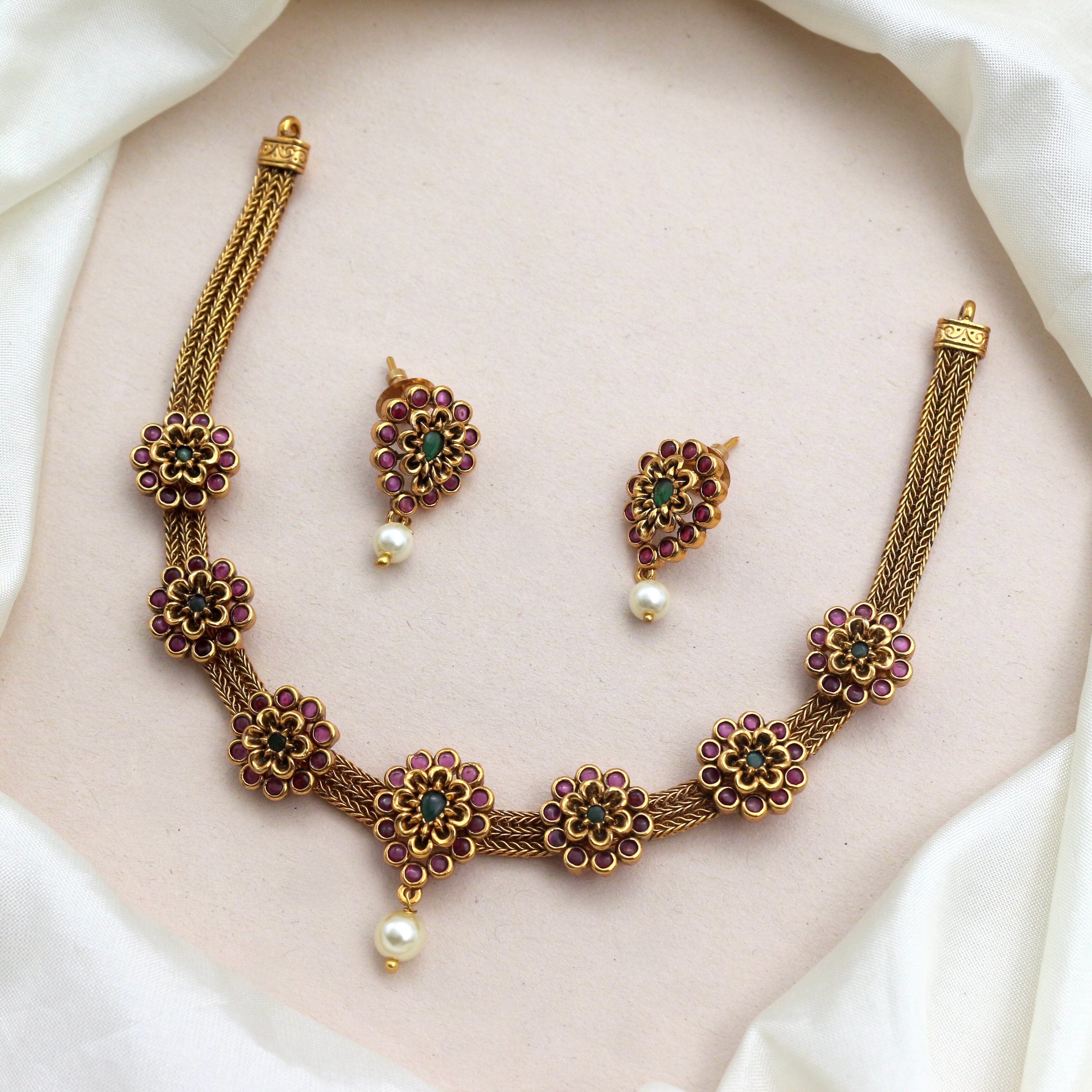 Antique Gold Kemp Flower Necklace Set