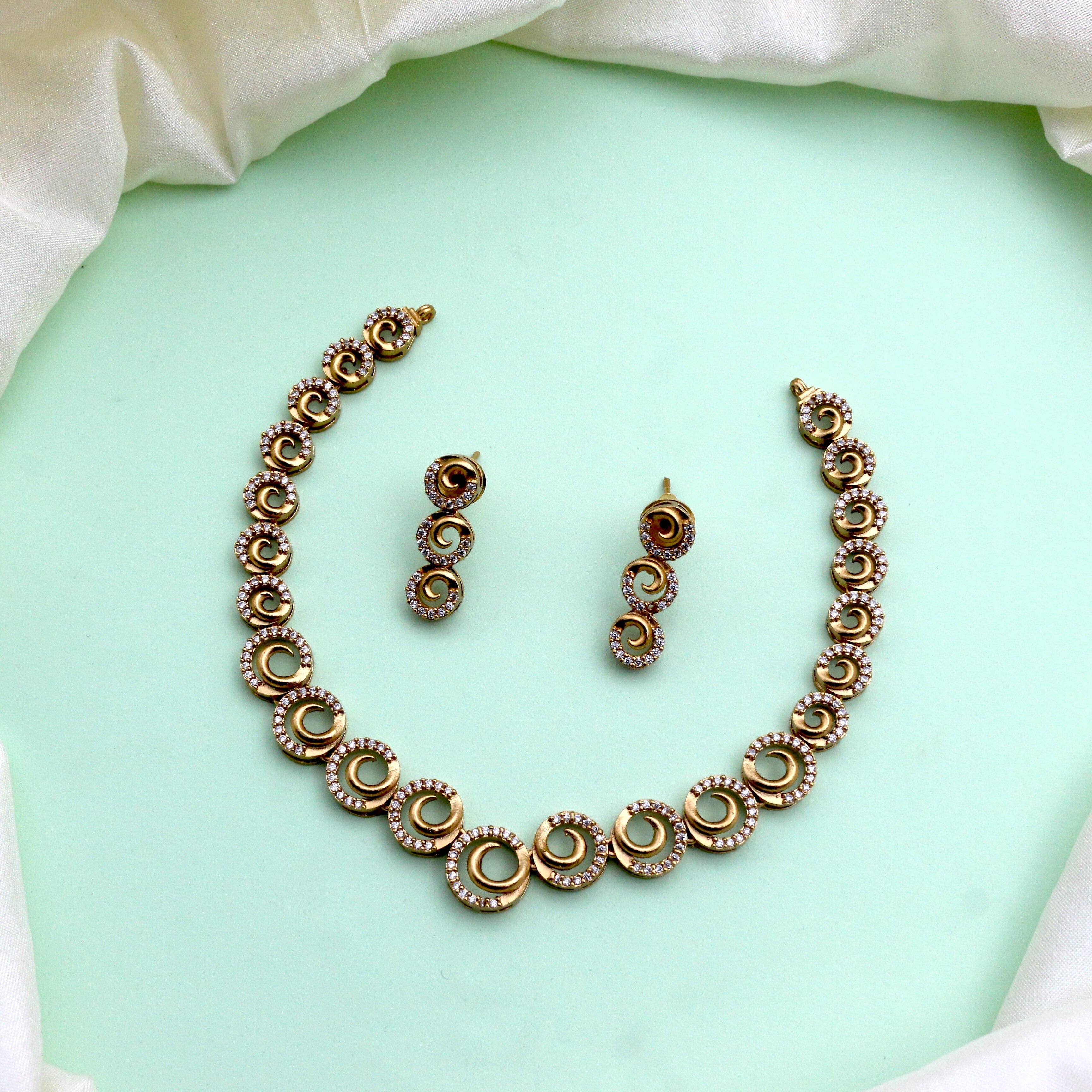 Diamond Look Antique Gold Circles Kids Friendly Necklace Set