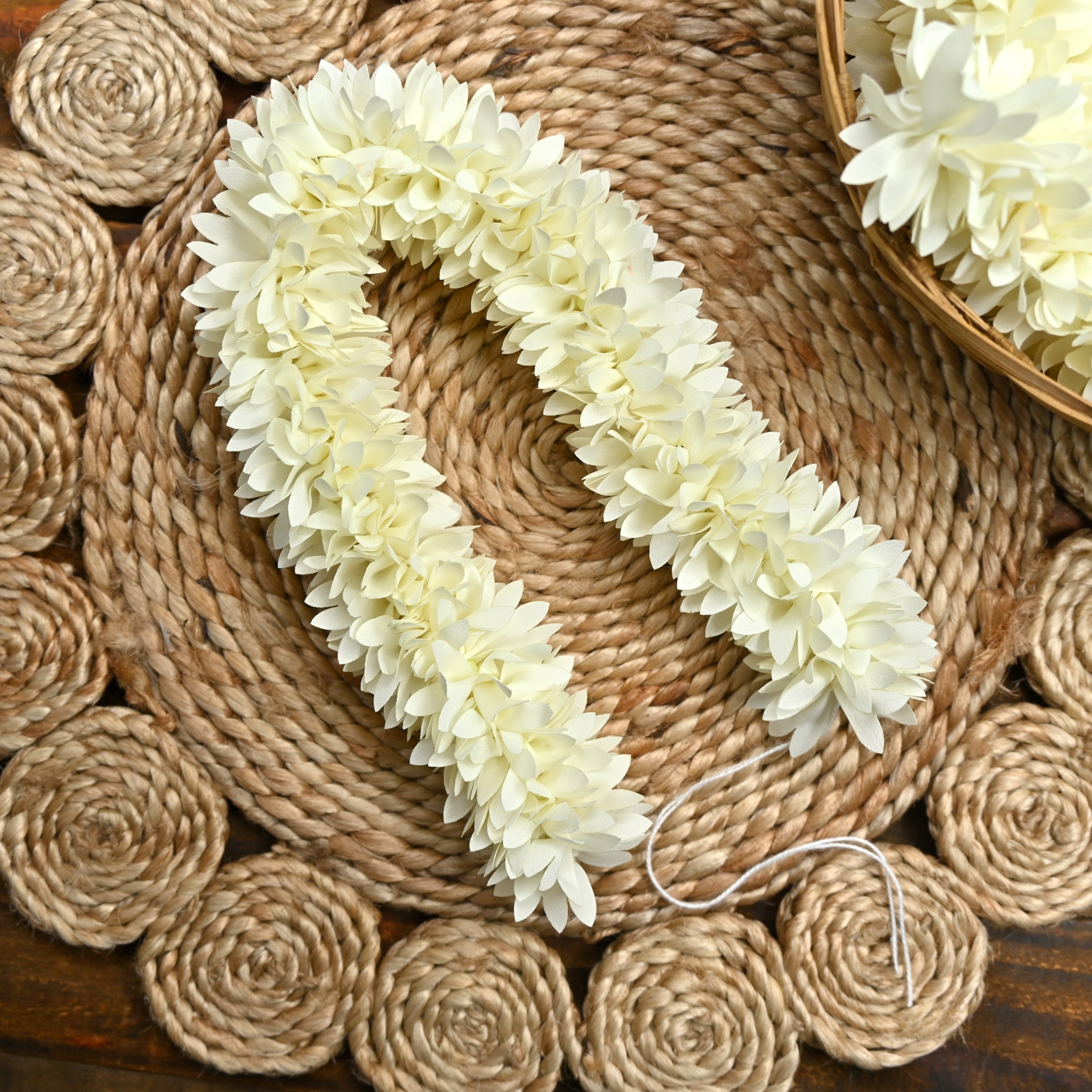 Real Look Fabric Pichi Poo/Kaatu Malli Flower String - 16 inches lengt ...