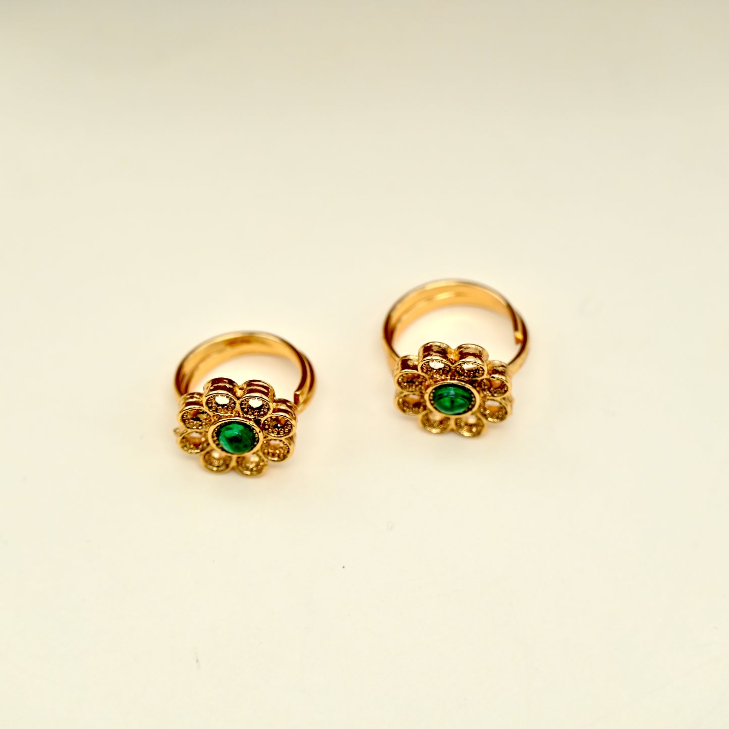 Gold Look Premium Flower Toe Rings For Women - TR010