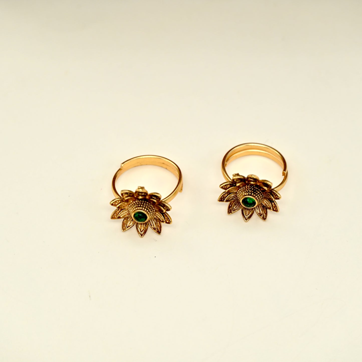 Gold Look Premium Flower Toe Rings For Women - TR009