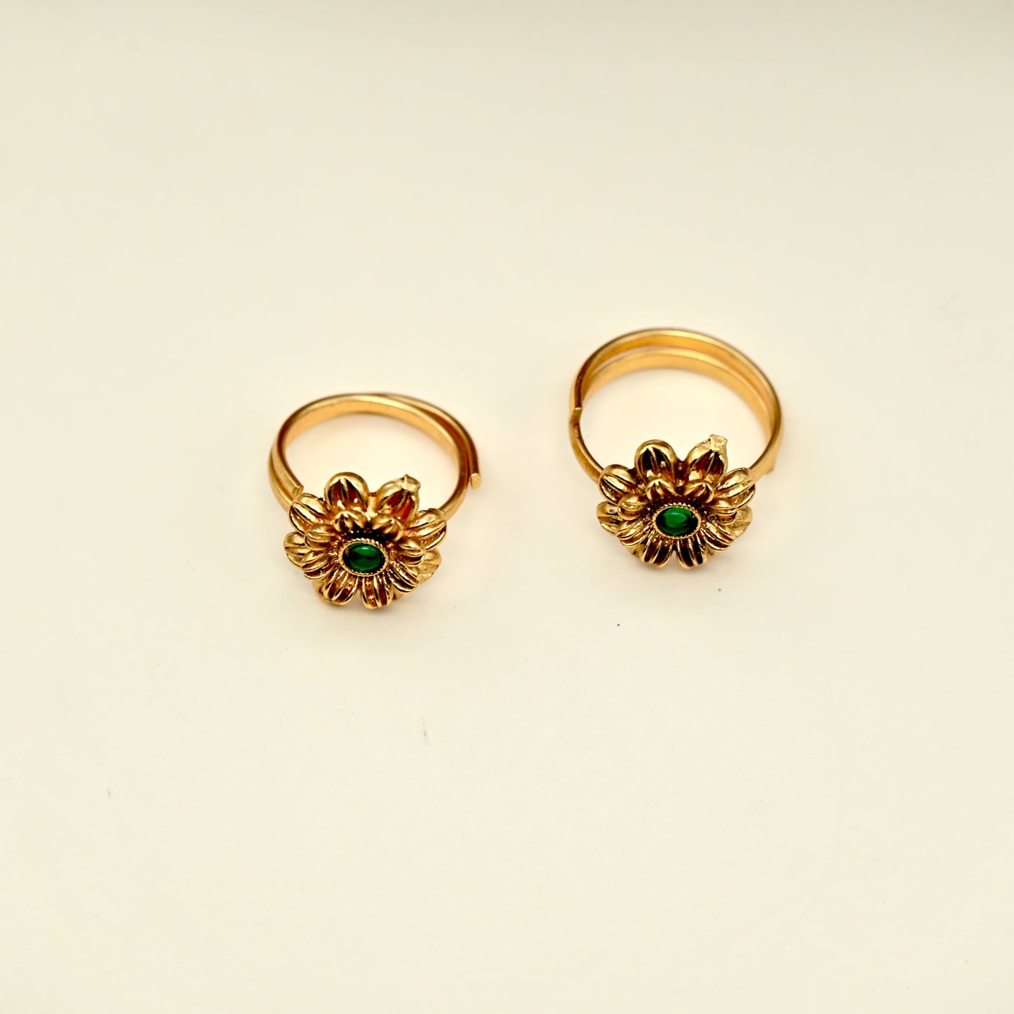 Gold Look Premium Flower Toe Rings For Women - TR007