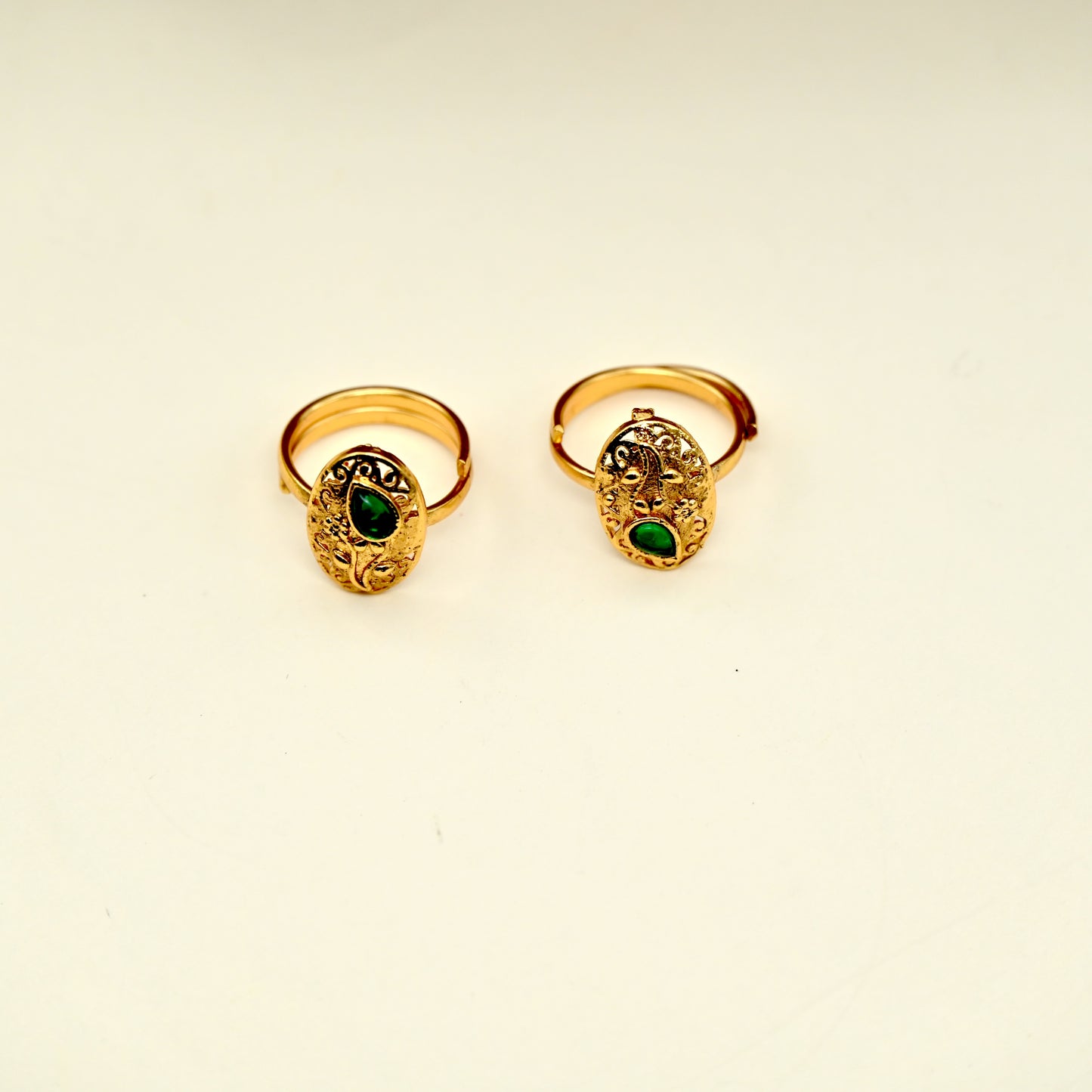 Gold Look Premium Oval Toe Rings For Women - TR006