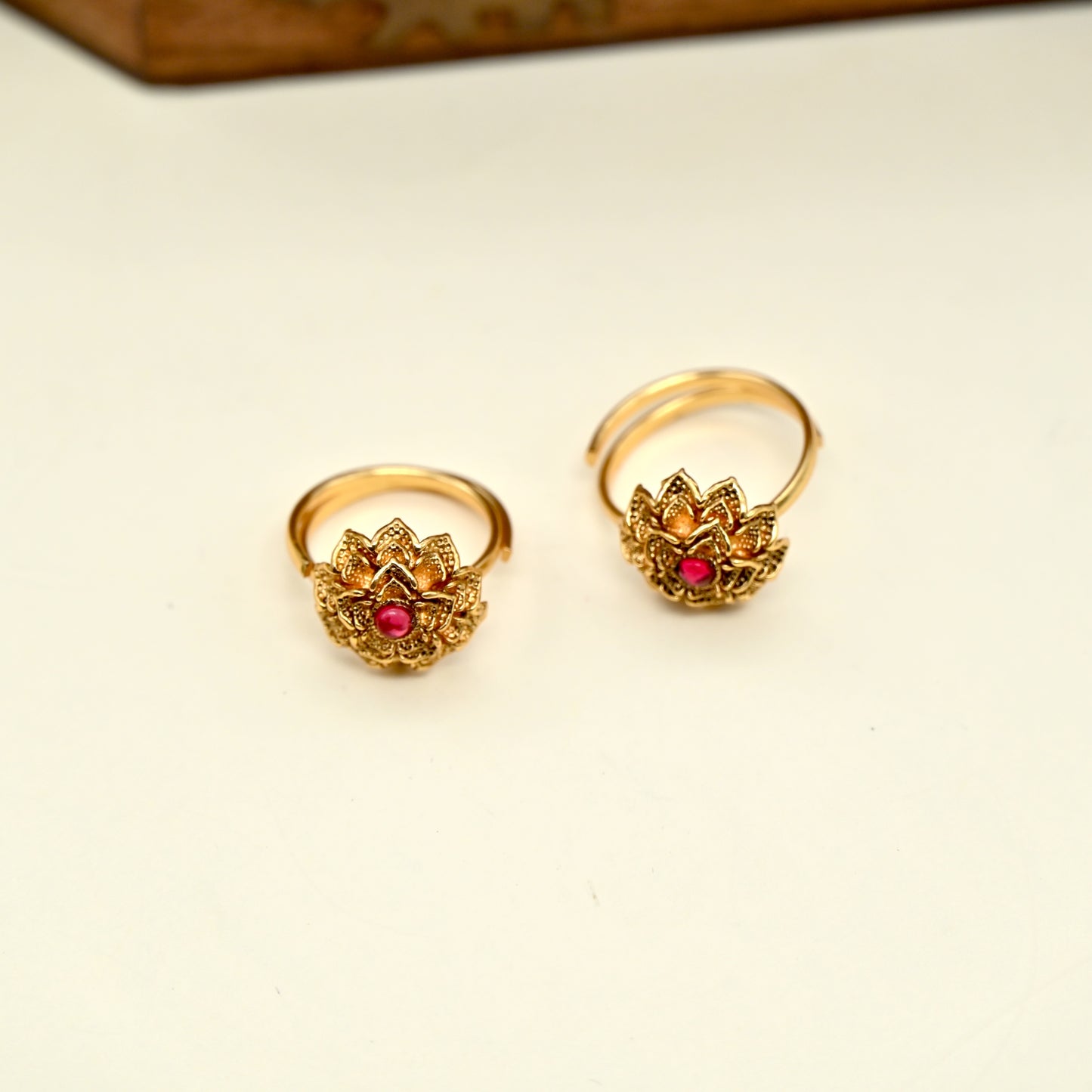 Gold Look Premium Flower Toe Rings For Women - TR003