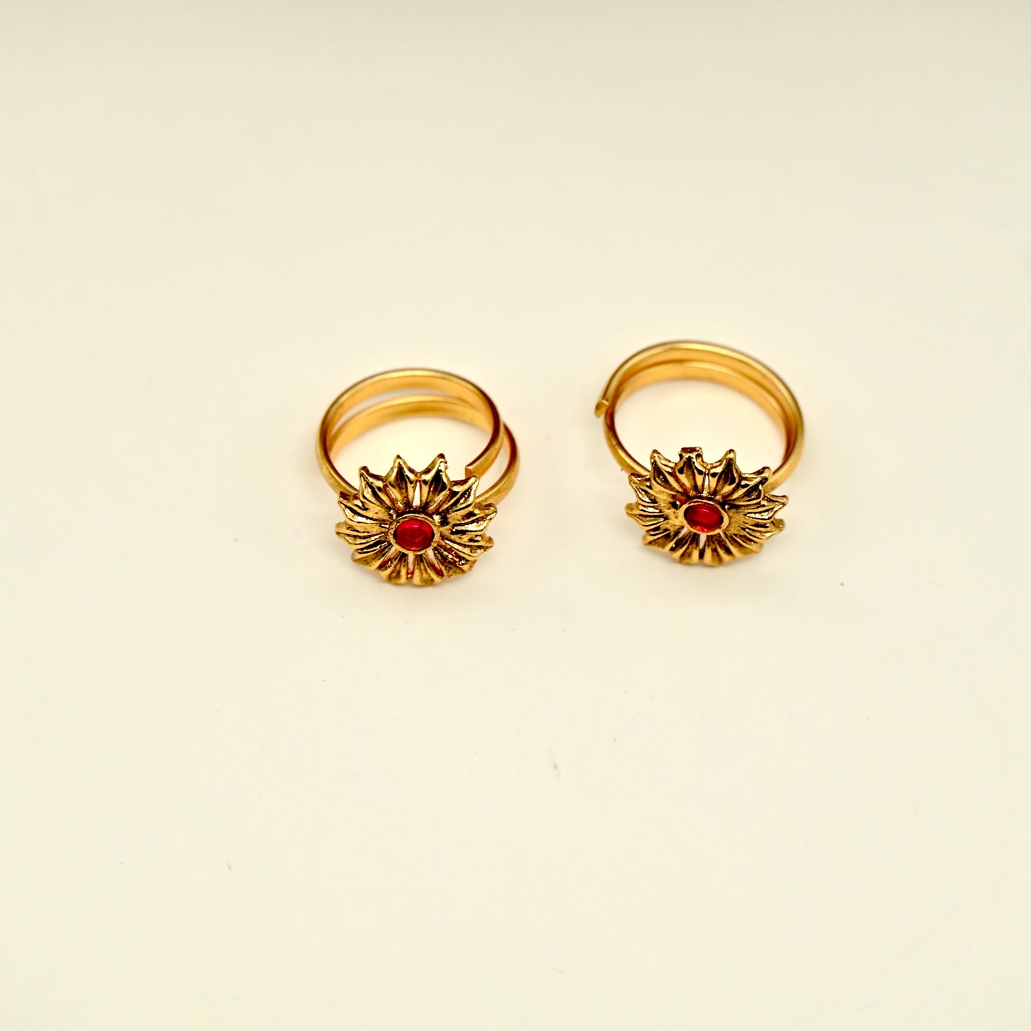 Gold Look Premium Flower Toe Rings For Women - TR001