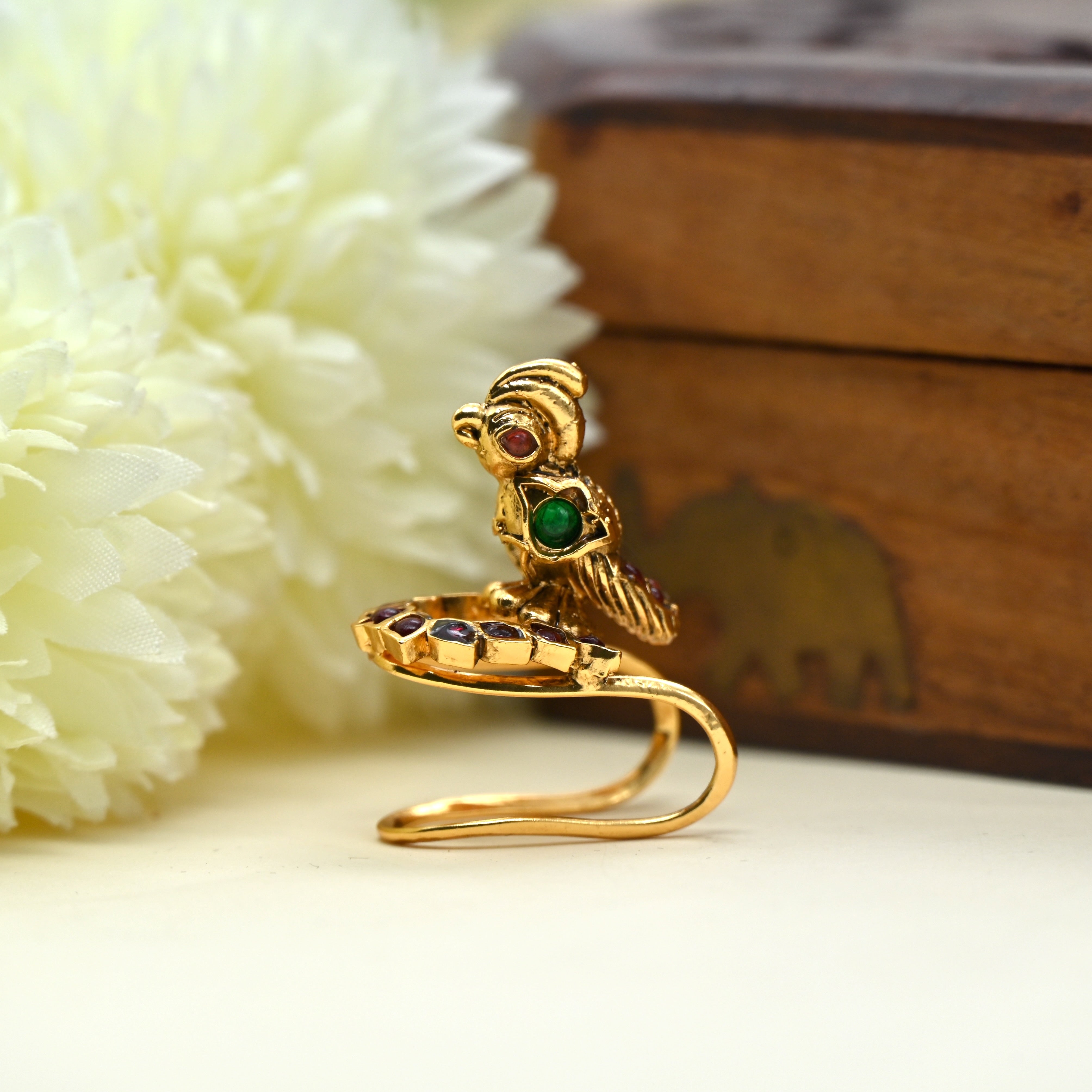 Antique Gold Premium Kemp Nagas Parrot Vanki Finger Ring / Neli Modhiram