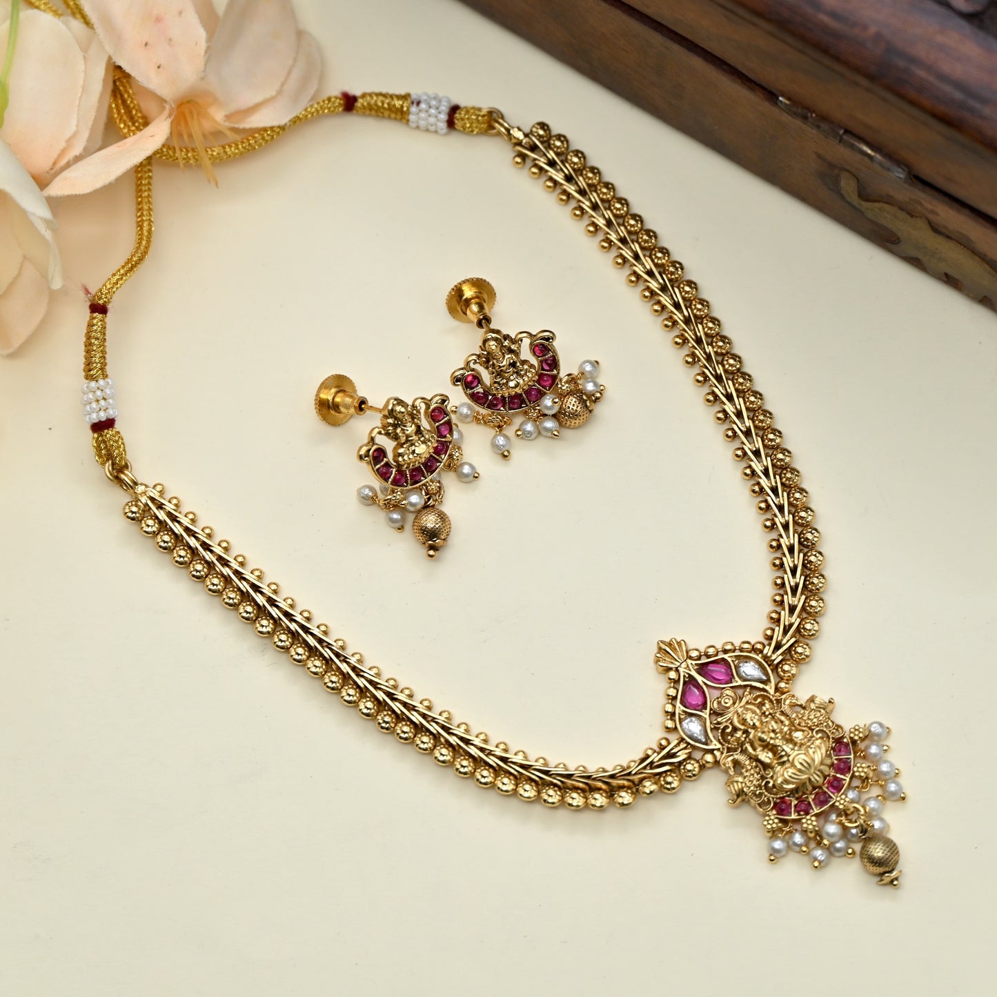 Antique Gold Kundan Lakshmi necklace Set - Kids Friendly Necklace Set