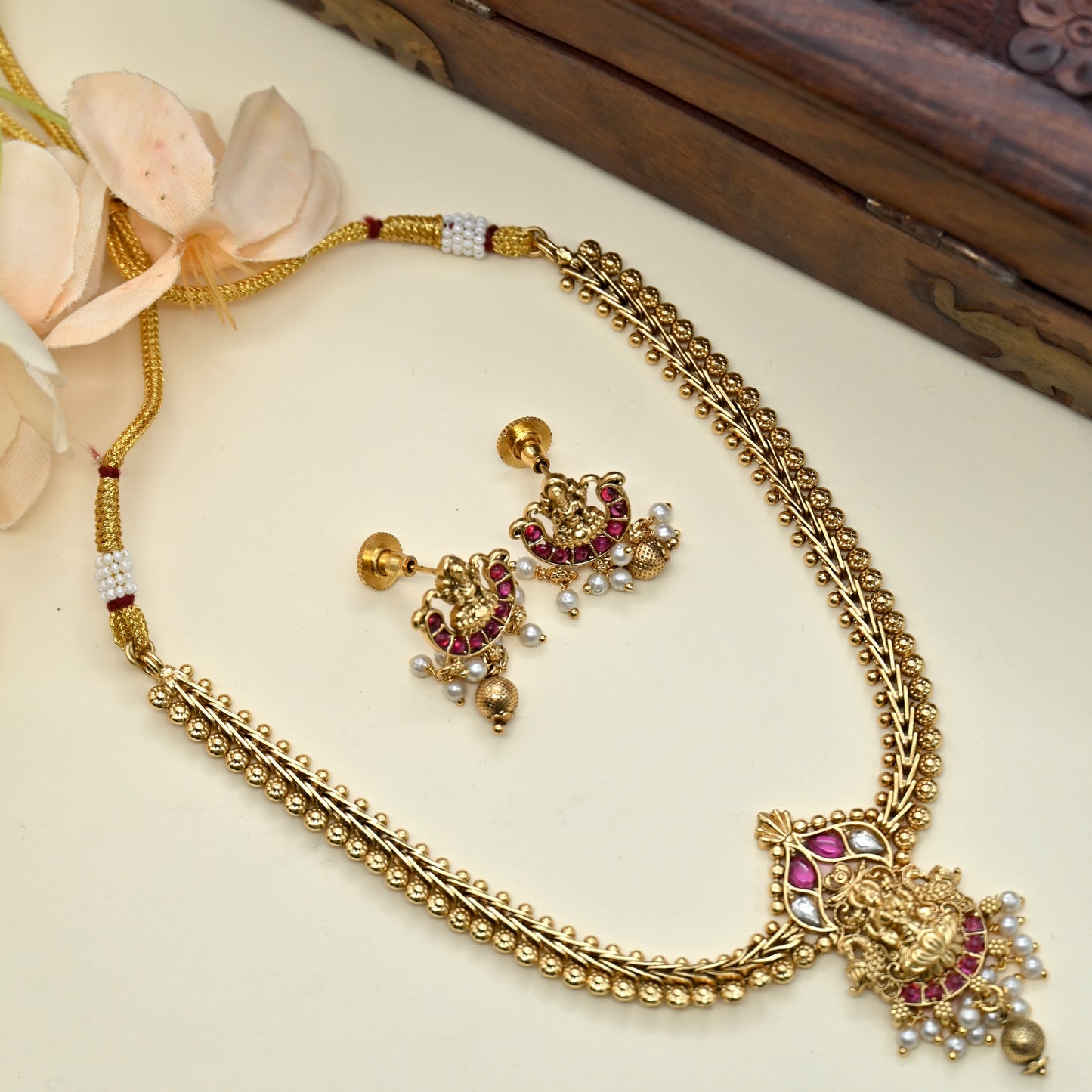 Antique Gold Kundan Lakshmi necklace Set - Kids Friendly Necklace Set