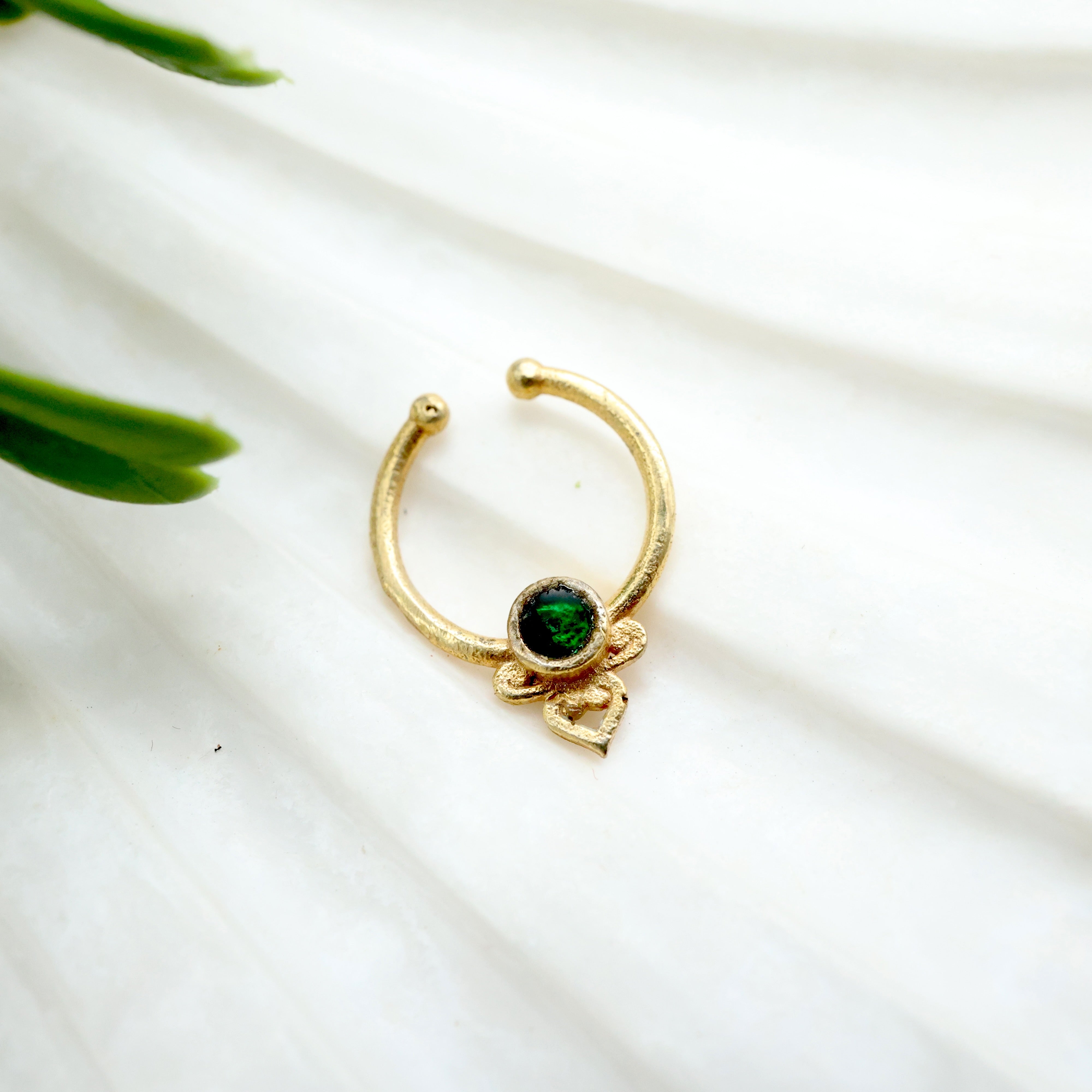 JADAU KUNDAN DREAM FLORAL DOT SEPTUM NOSE RING (EMERALD) - NO PIERCING NEEDED