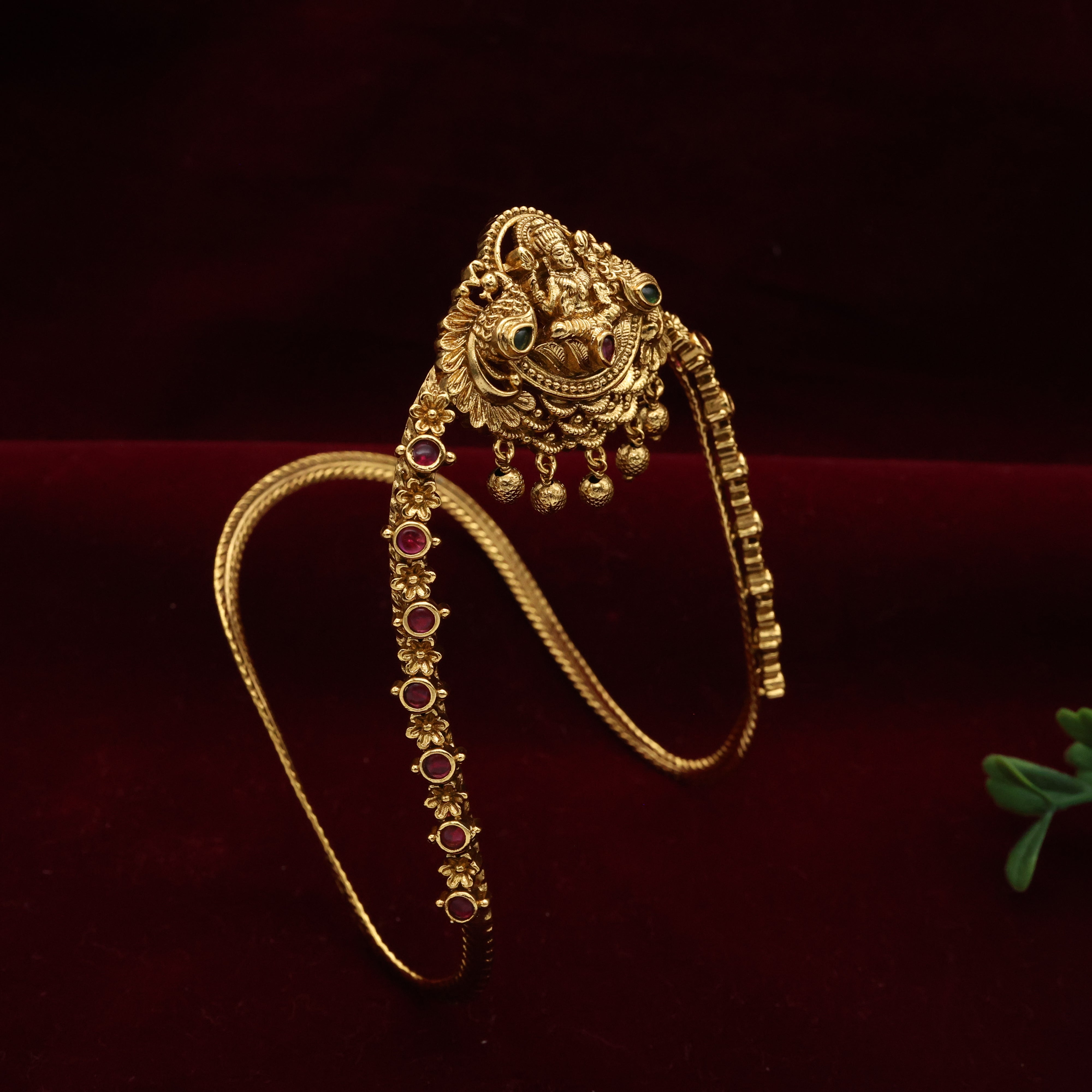 Antique Gold Temple Lakshmi Kemp Leaves Single Bridal Vanki