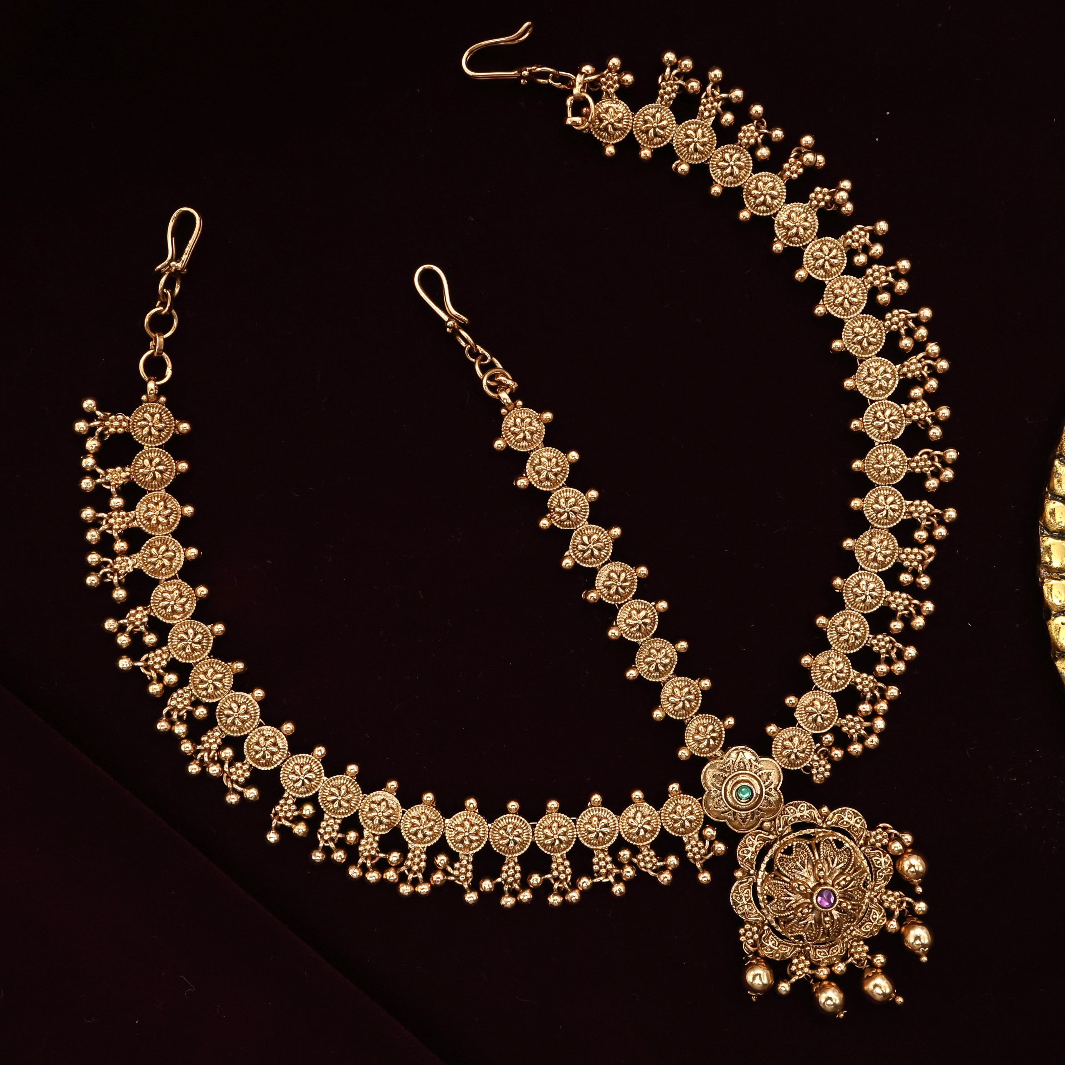 Premium Antique Flower Design Bridal Maang Tikka/Nethi Chutti