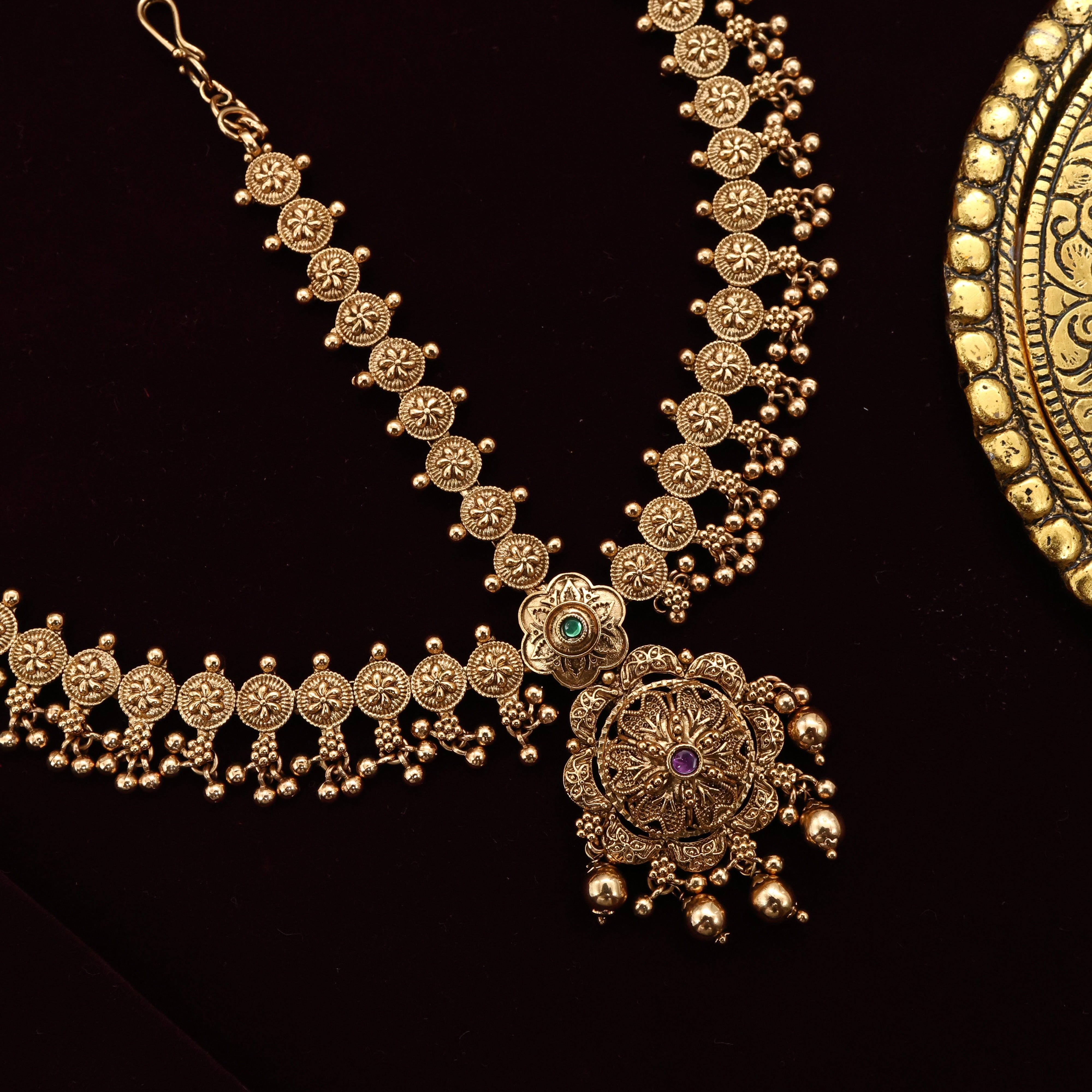 Premium Antique Flower Design Bridal Maang Tikka/Nethi Chutti