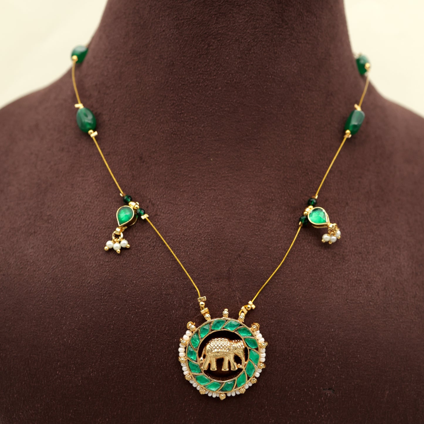 GAJA - Handmade Pachi Kundan Invisible Necklace Set