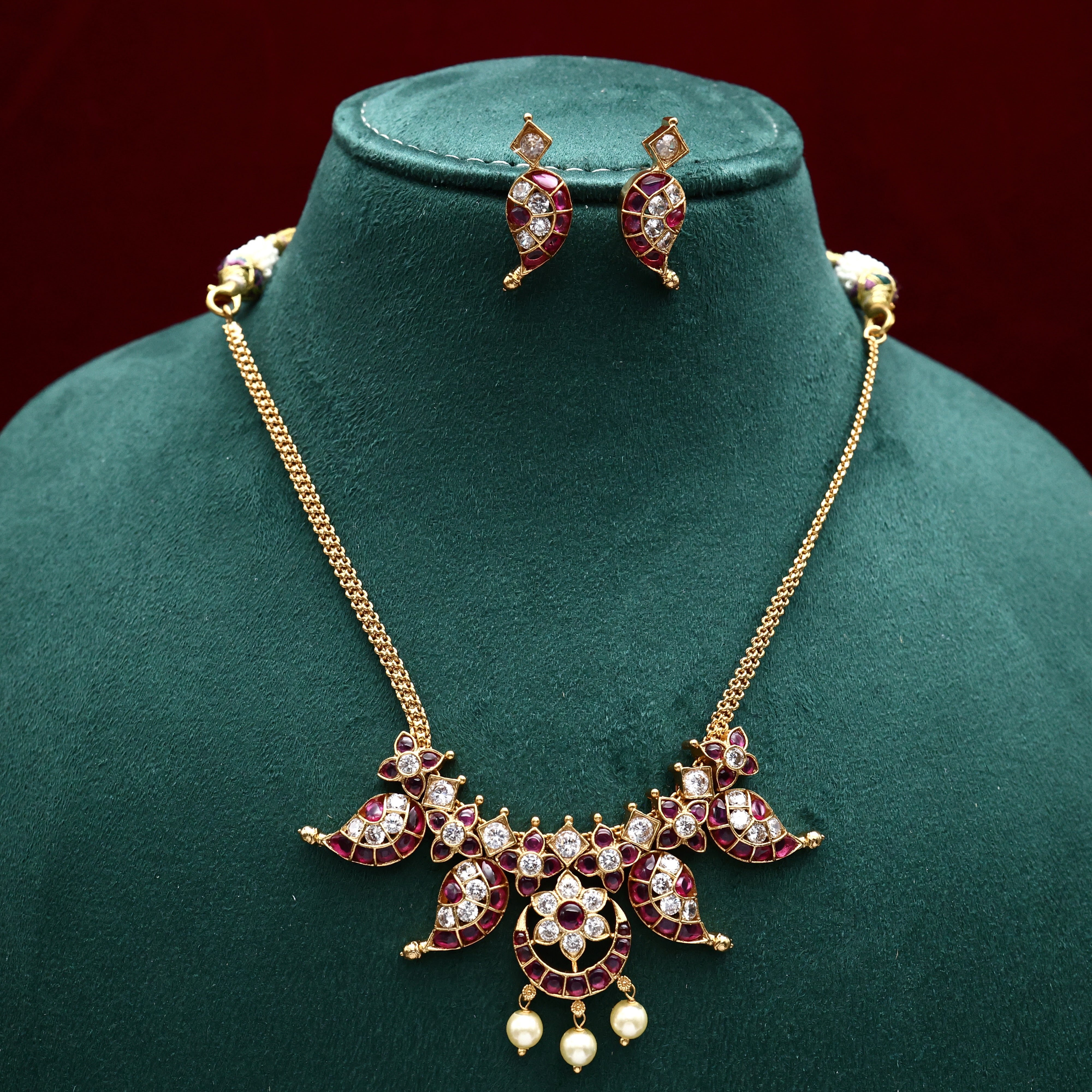 PREMIUM KEMP CHAND FLOWER MANGO NECKLACE SET - WHITE & RUBY