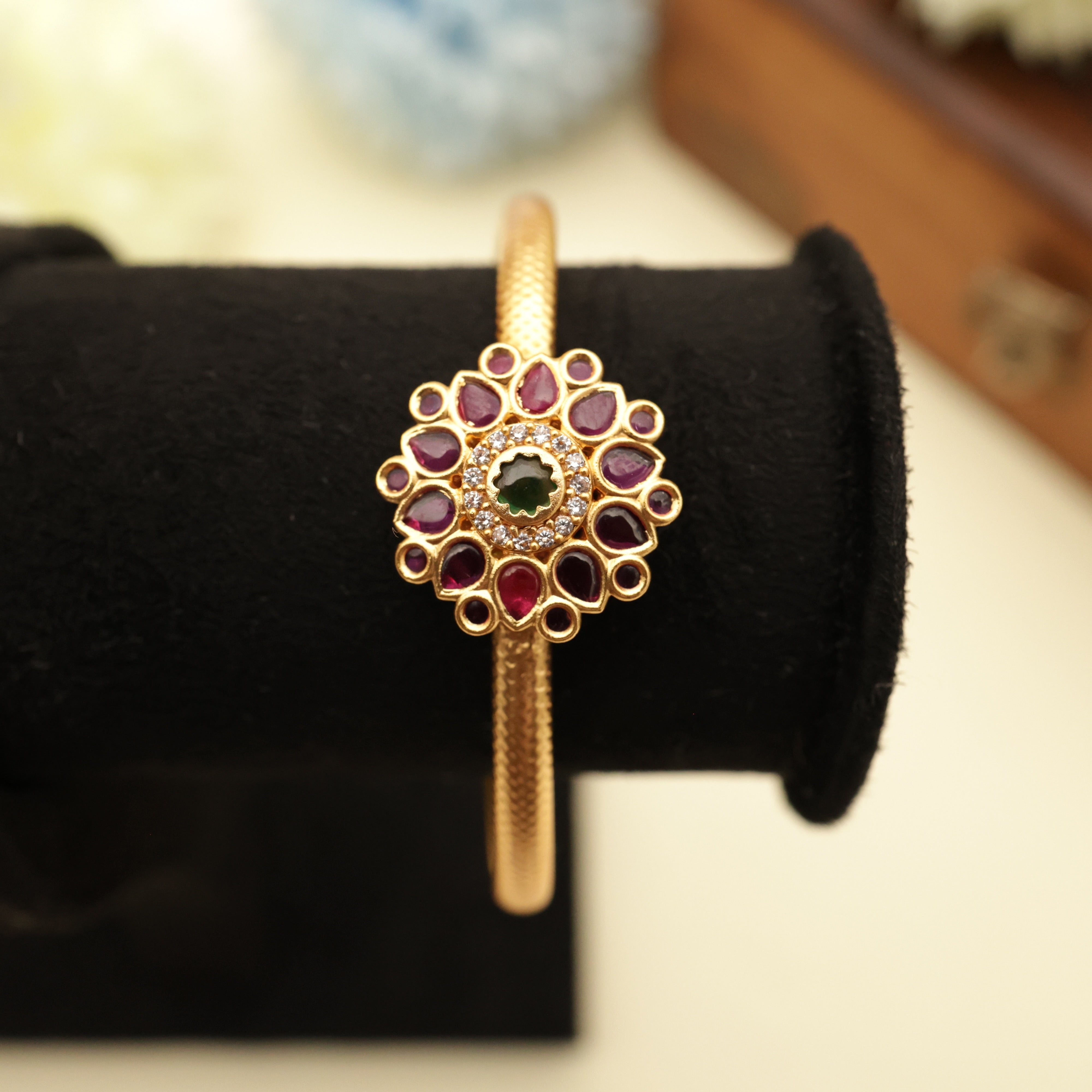 Antique Gold Kemp Flower Single kada Bracelet