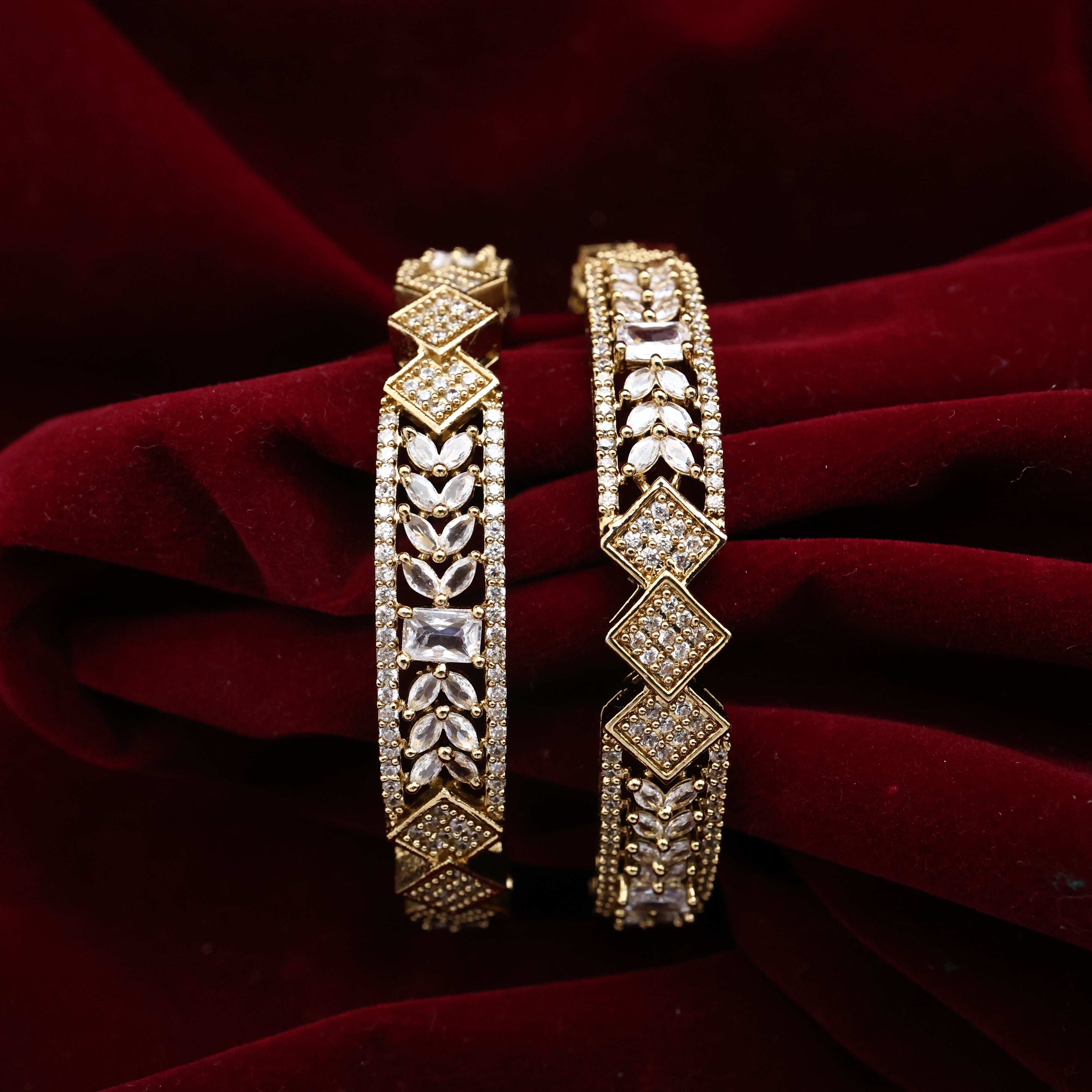 Diamond Look Thick Arrow Bangles