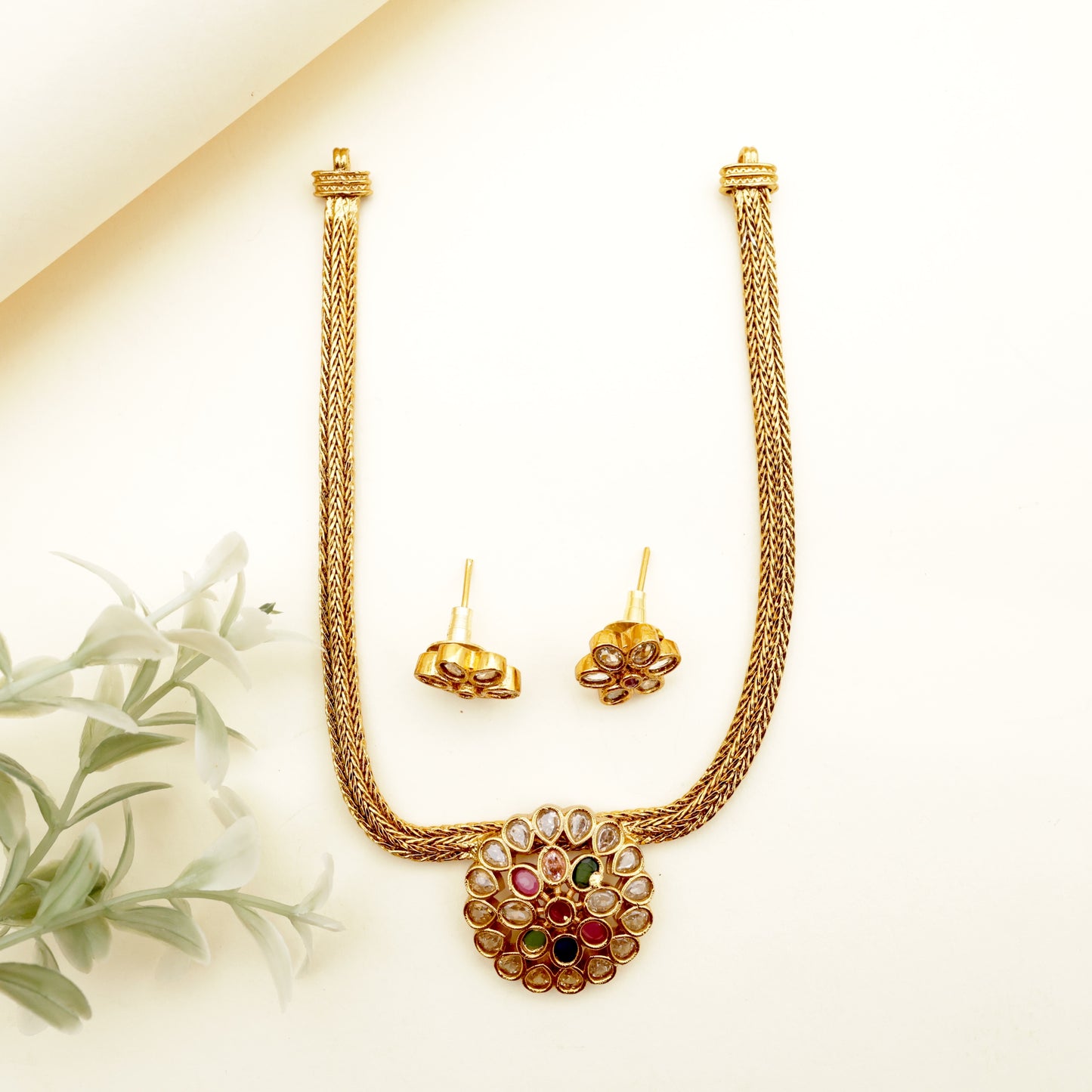 Antqiue Navarathna Flower pendant Necklace Set