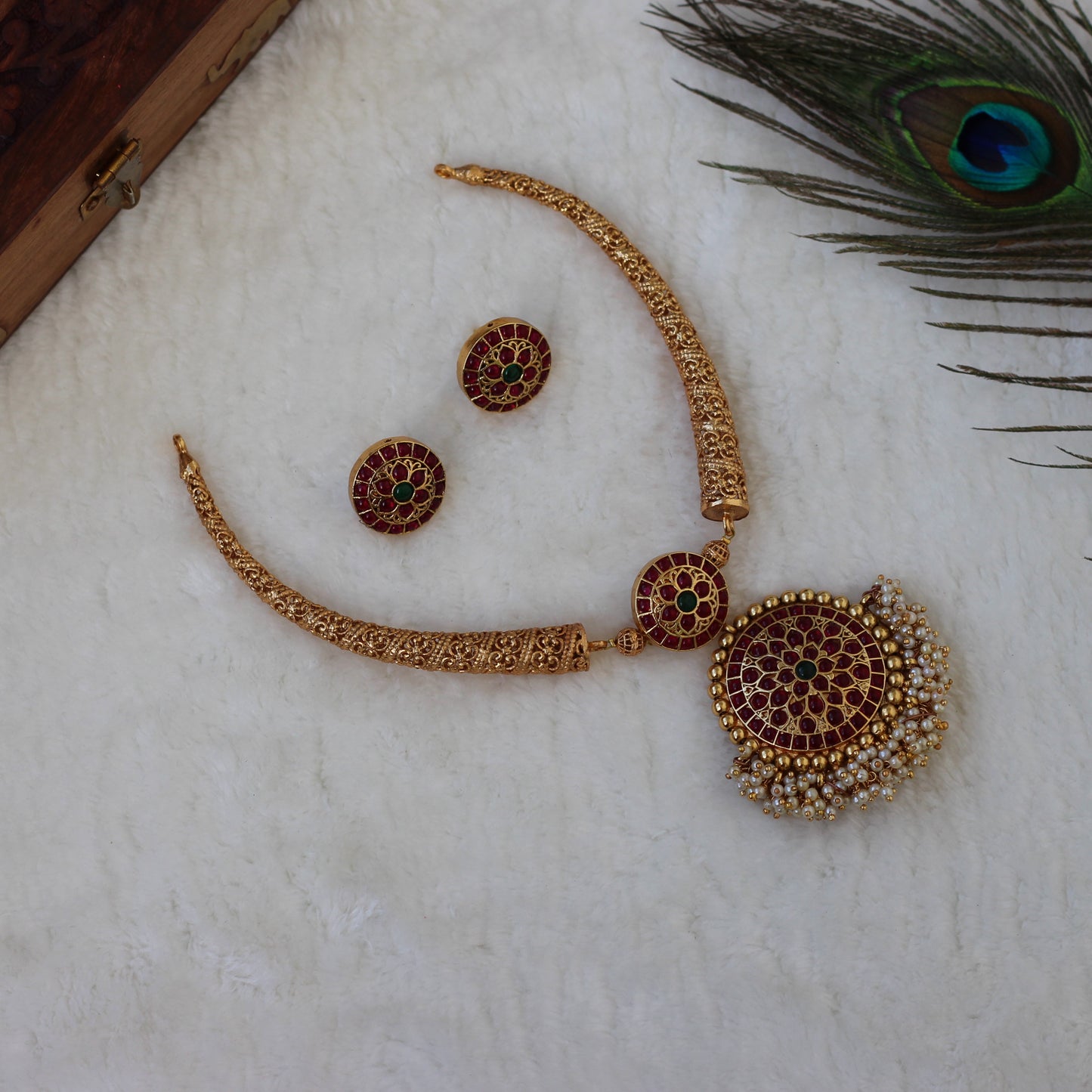 Antique Gold Kemp Flower Chakra Hasli Necklace Set