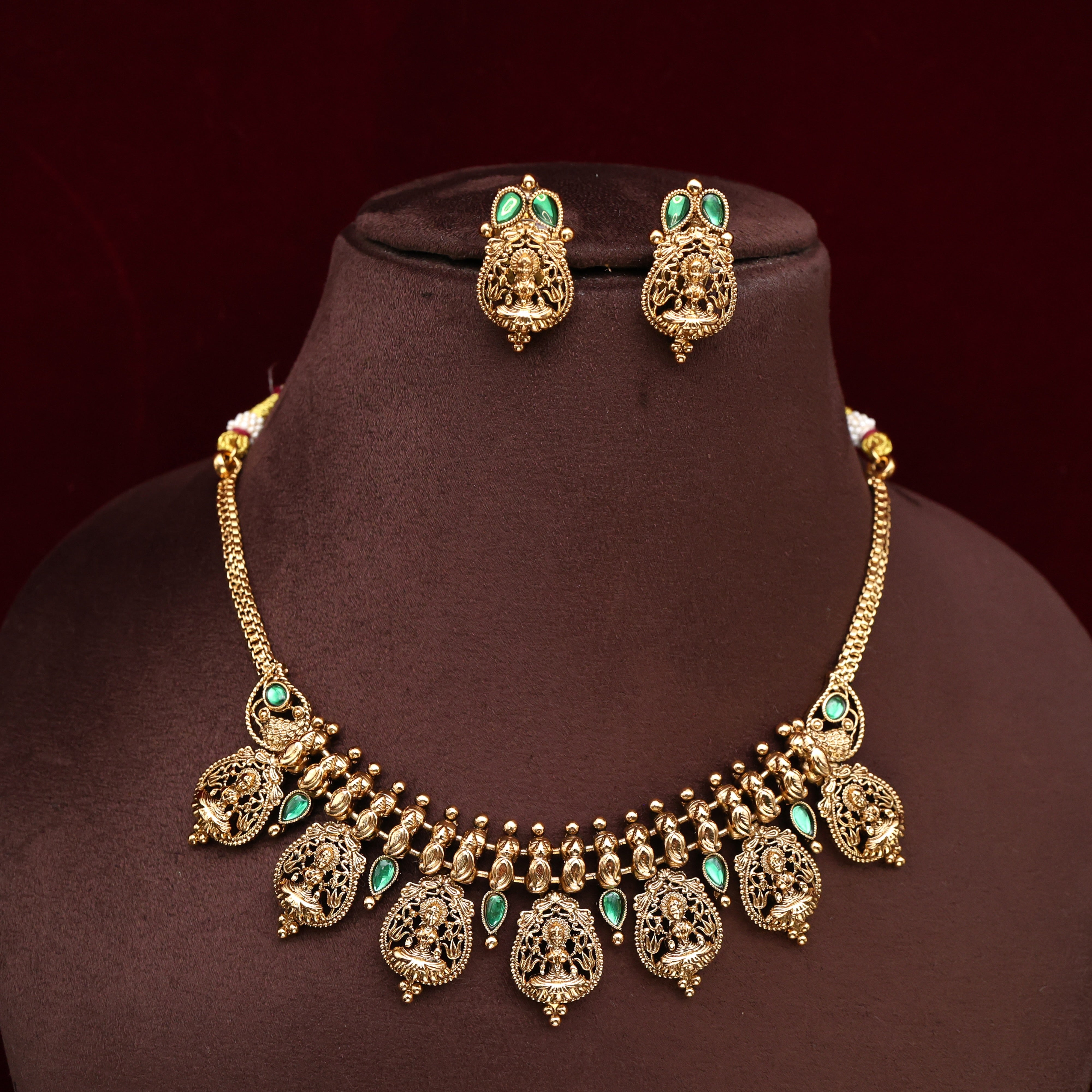 Antique Gold Tone Lakshmi Pendants Lightweight Kemp Necklace Set