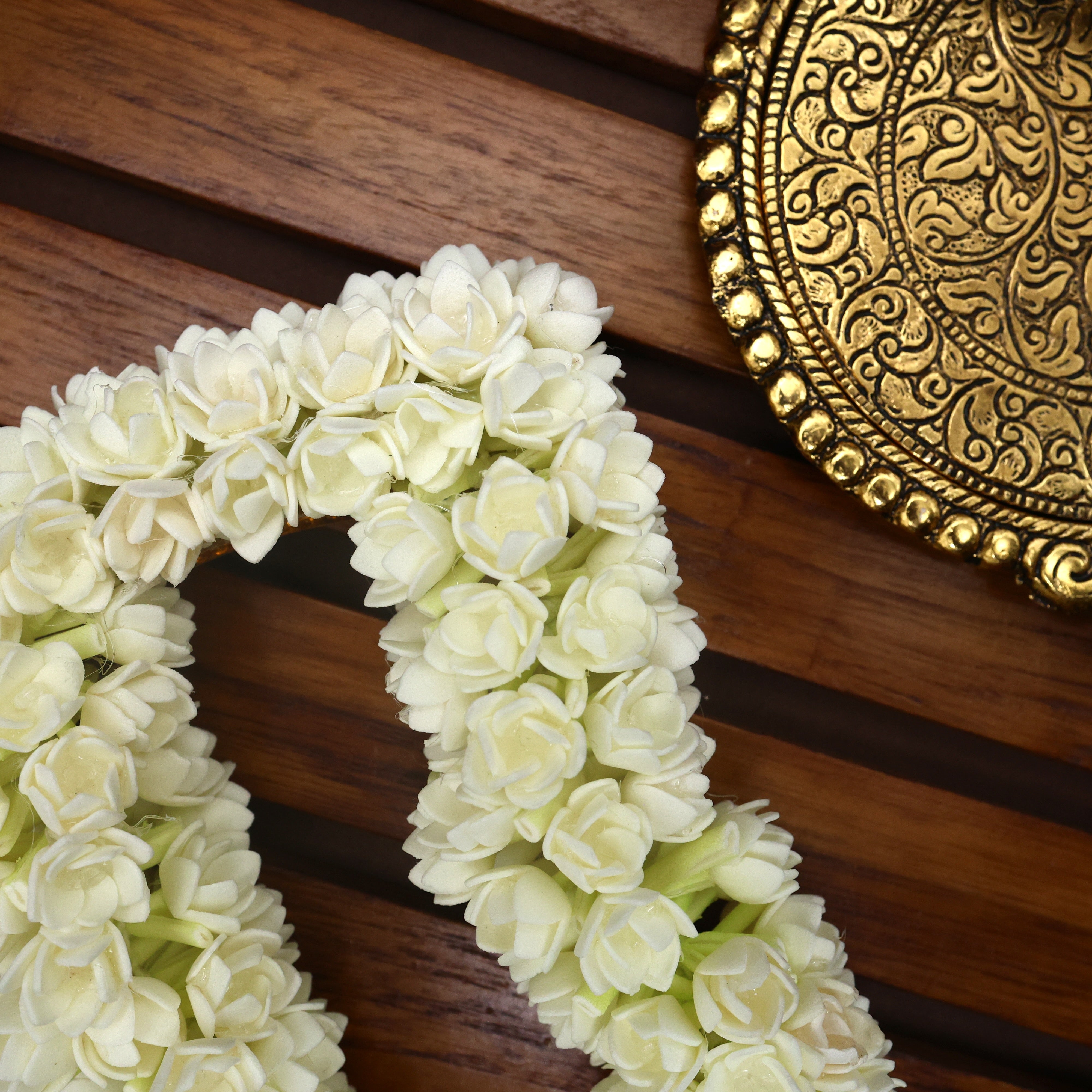 Very Easy to Wear Real Looking Reusable Foam Bloomed Malli Poo with French Barrette Clip