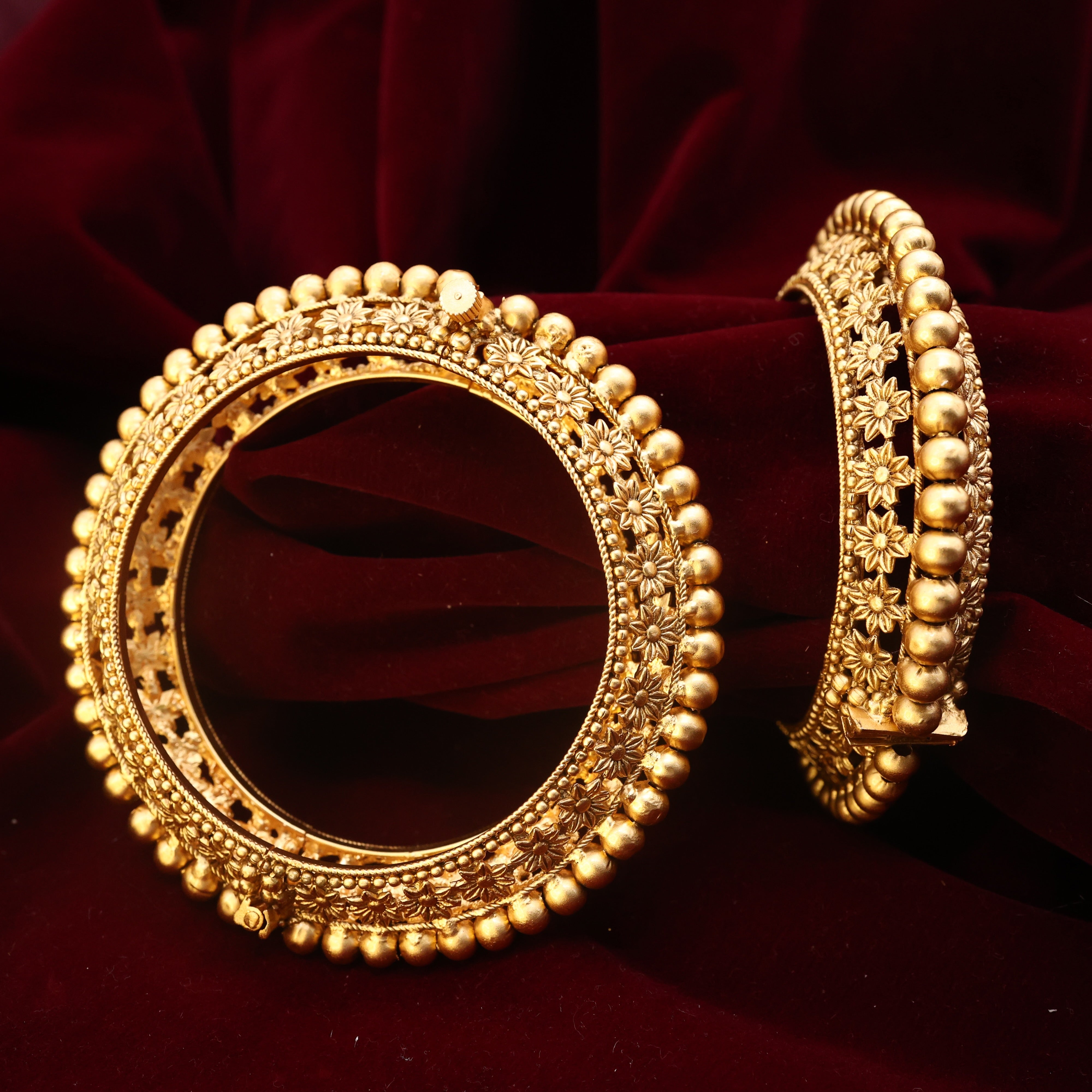 Rajwadi Polish Thick Flower Balls Bridal Border Bangles