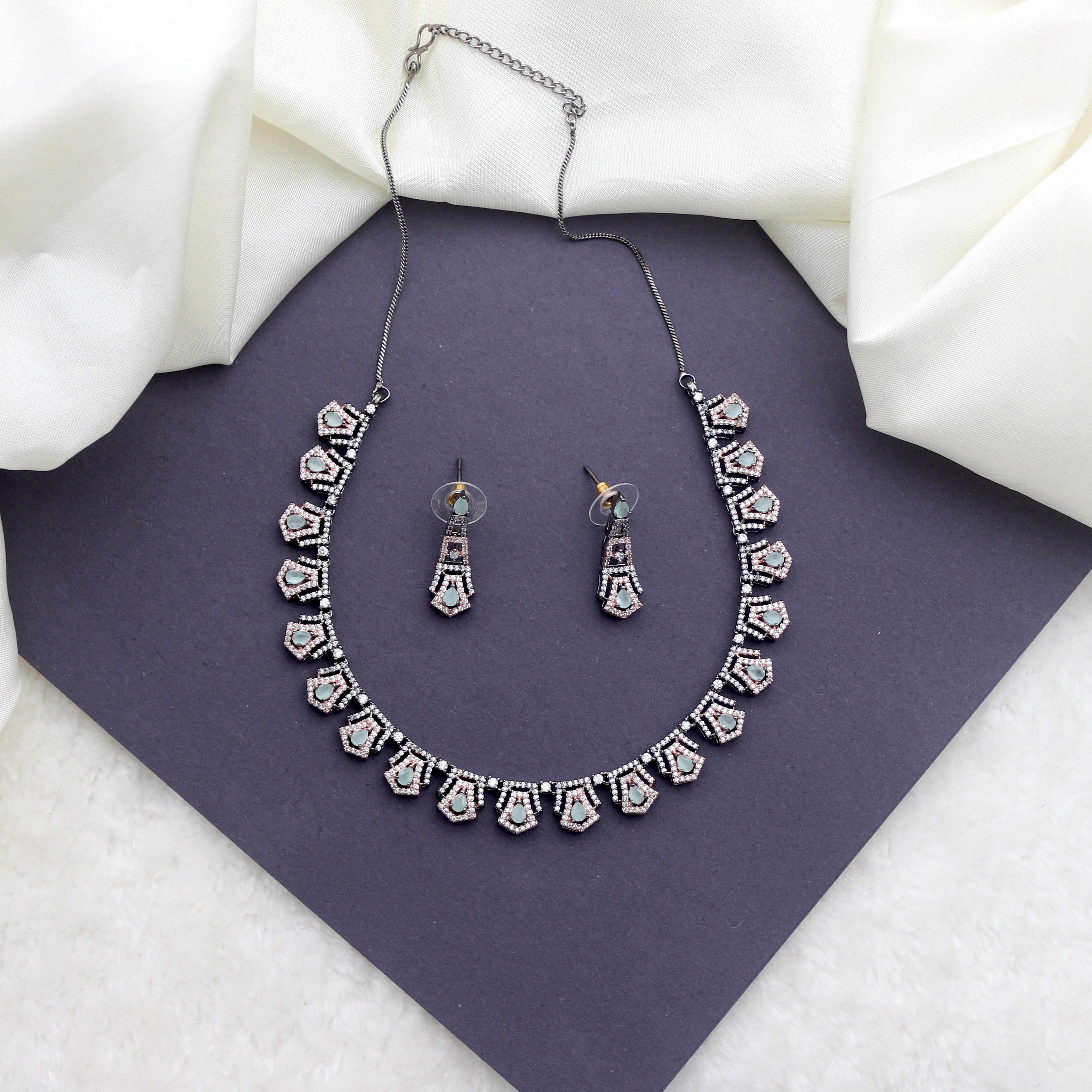 Cute & Lightweight Black Rose AD Necklace Set