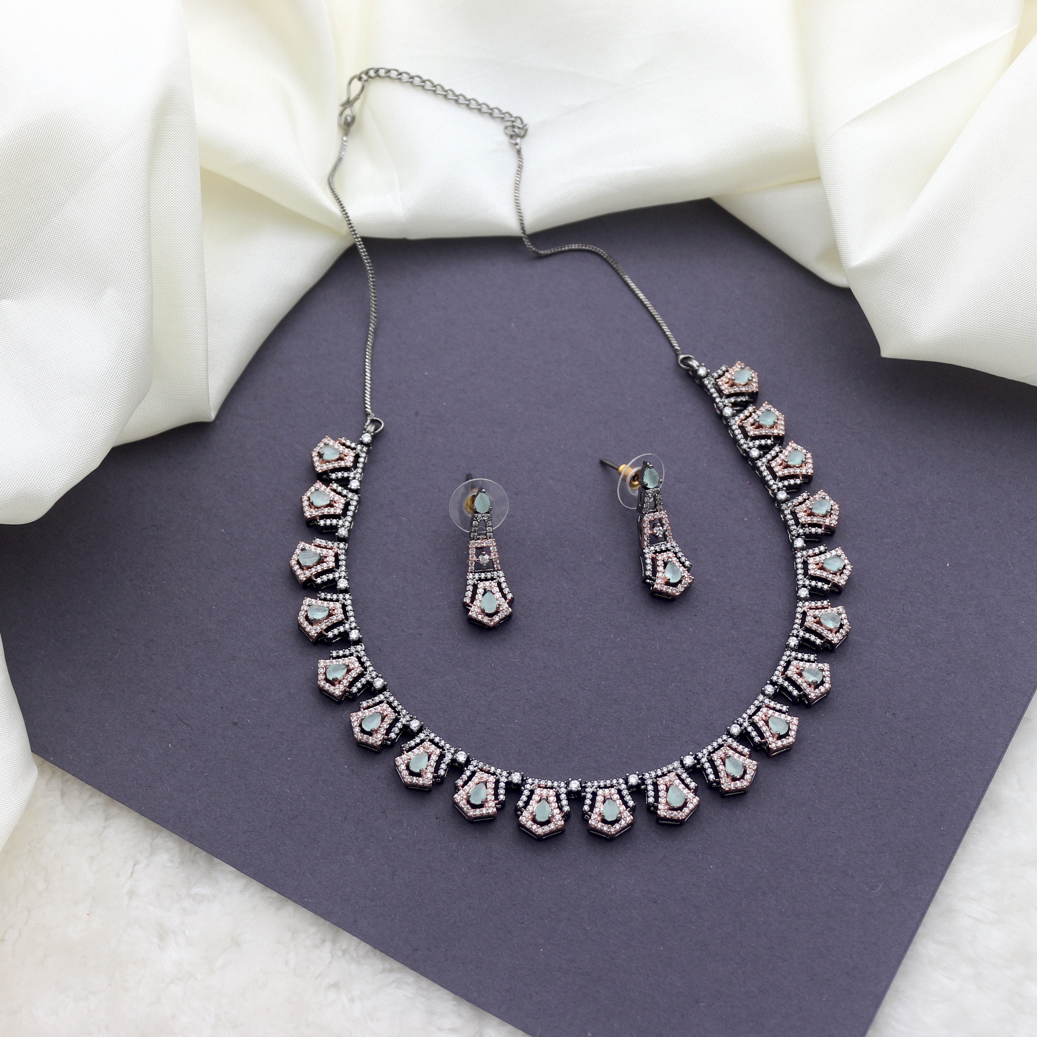 Cute & Lightweight Black Rose AD Necklace Set