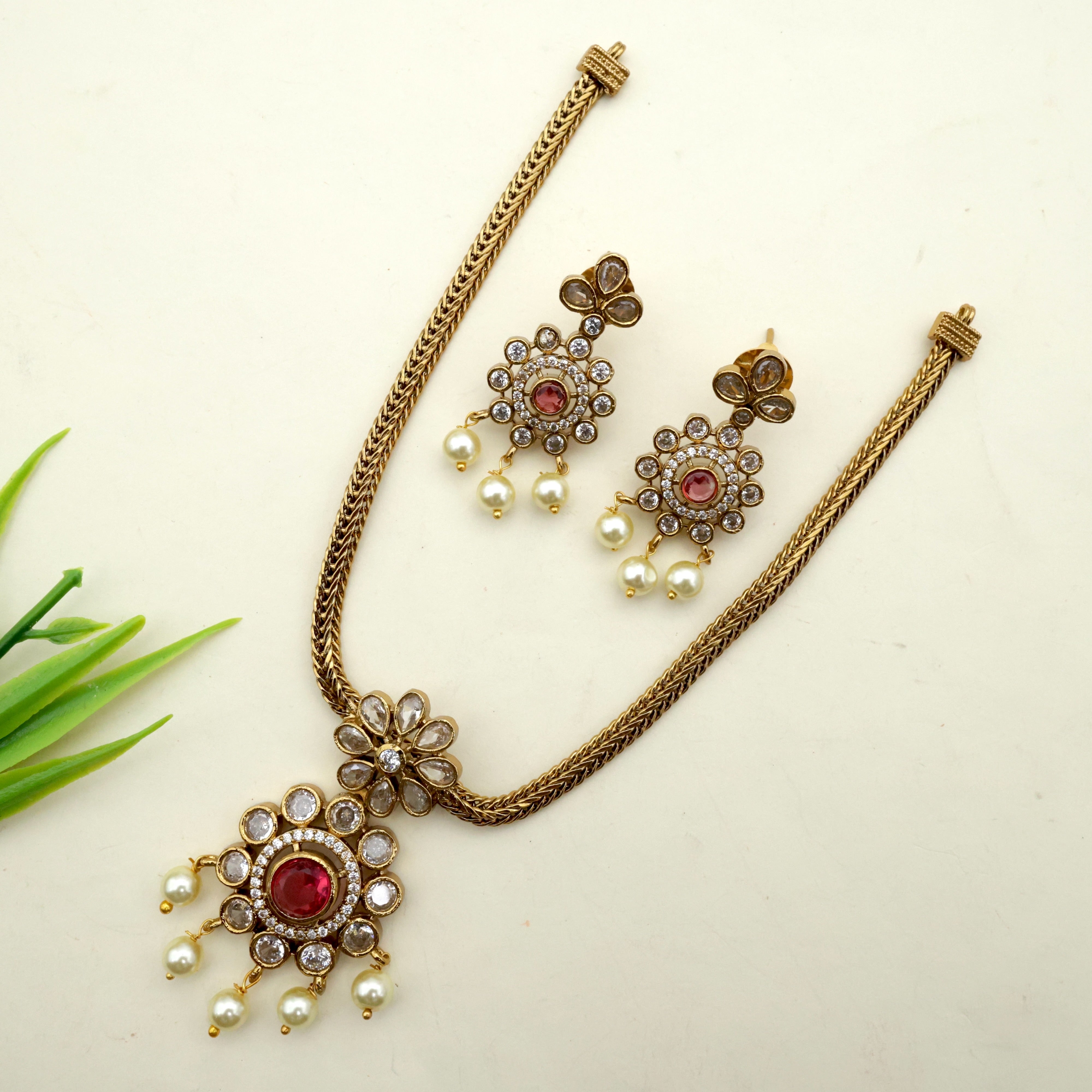 Victorian Polish Flower Pendant Necklace Set - Red