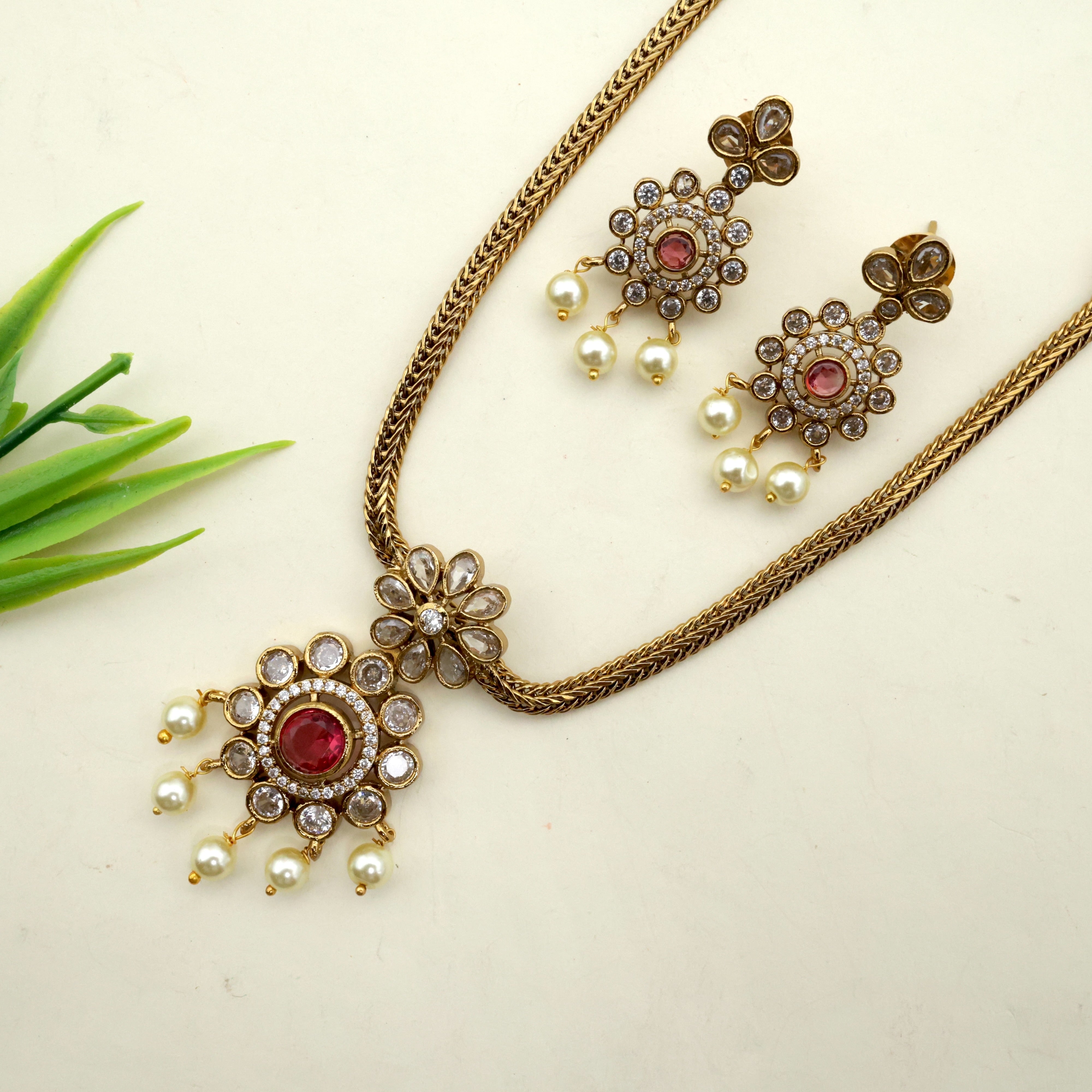 Victorian Polish Flower Pendant Necklace Set - Red