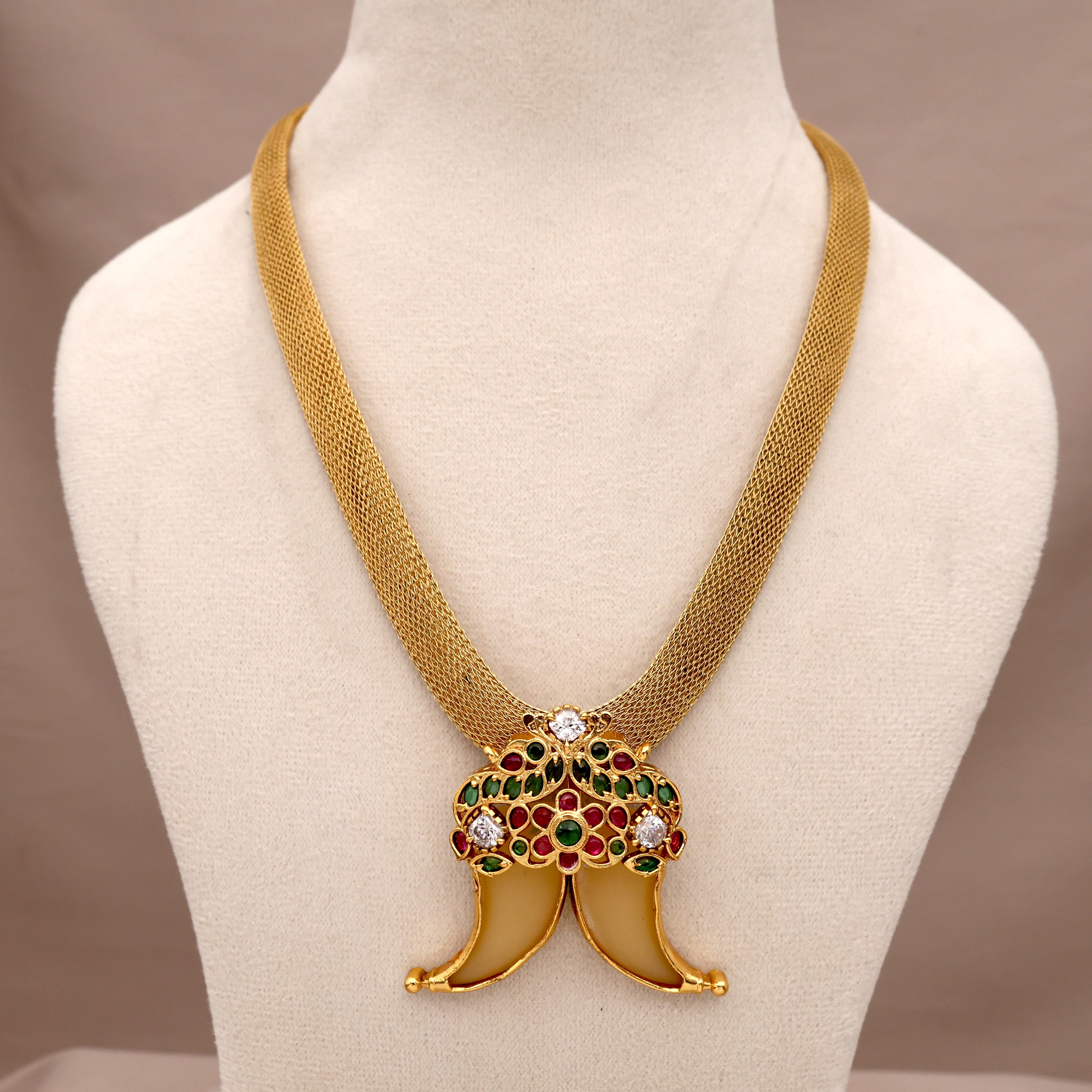 Gold Look Antique Premium Kemp Tiger Claw Pendant Flat Thick Chain Necklace