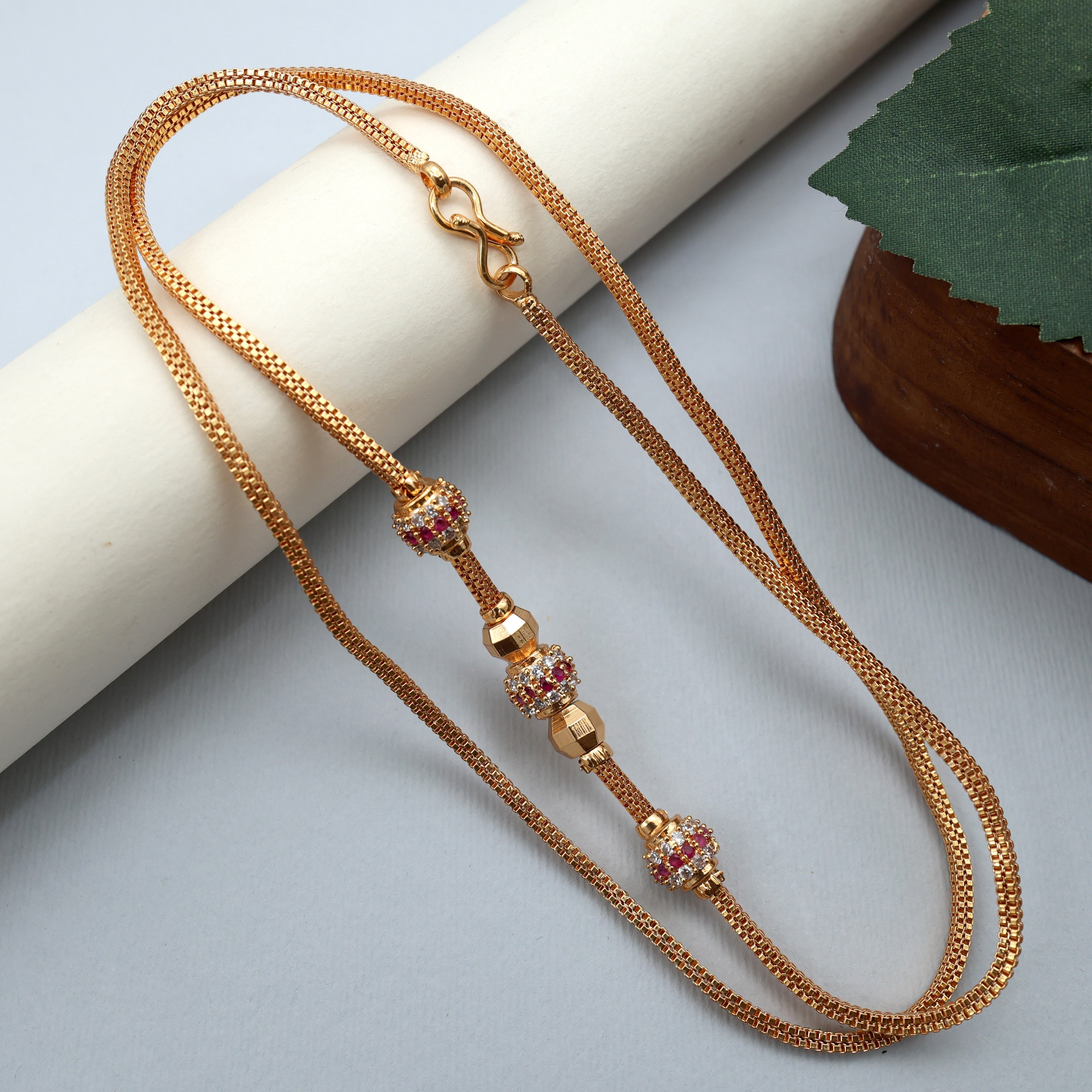 DIAMOND LOOK GOLD TONE 3 BALLS WITH GUNDU MUGAPPU/MOGAPPU CHAIN - White & Ruby