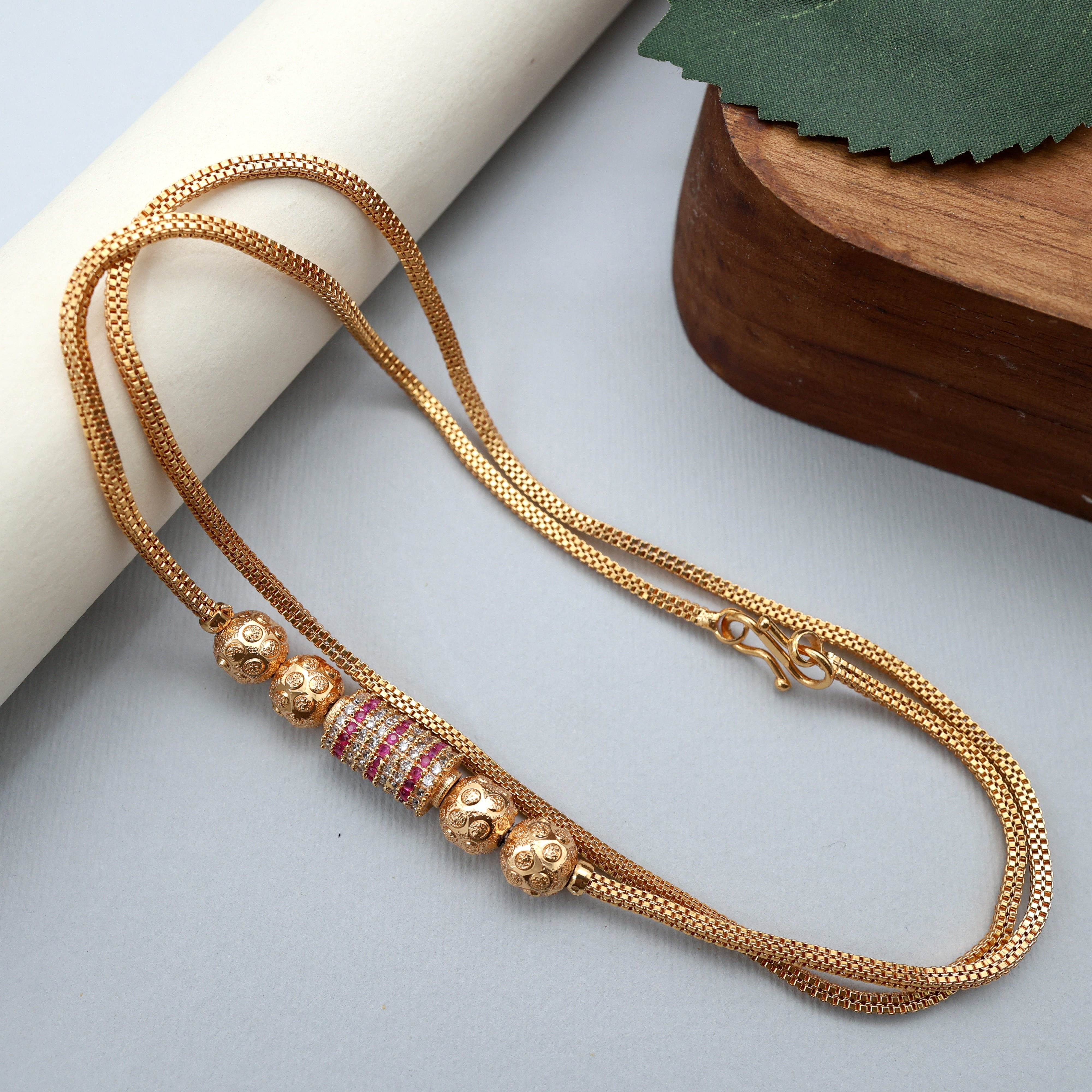 GOLD TONE BAR BALLS MUGAPPU/MOGAPPU CHAIN - RUBY & WHITE
