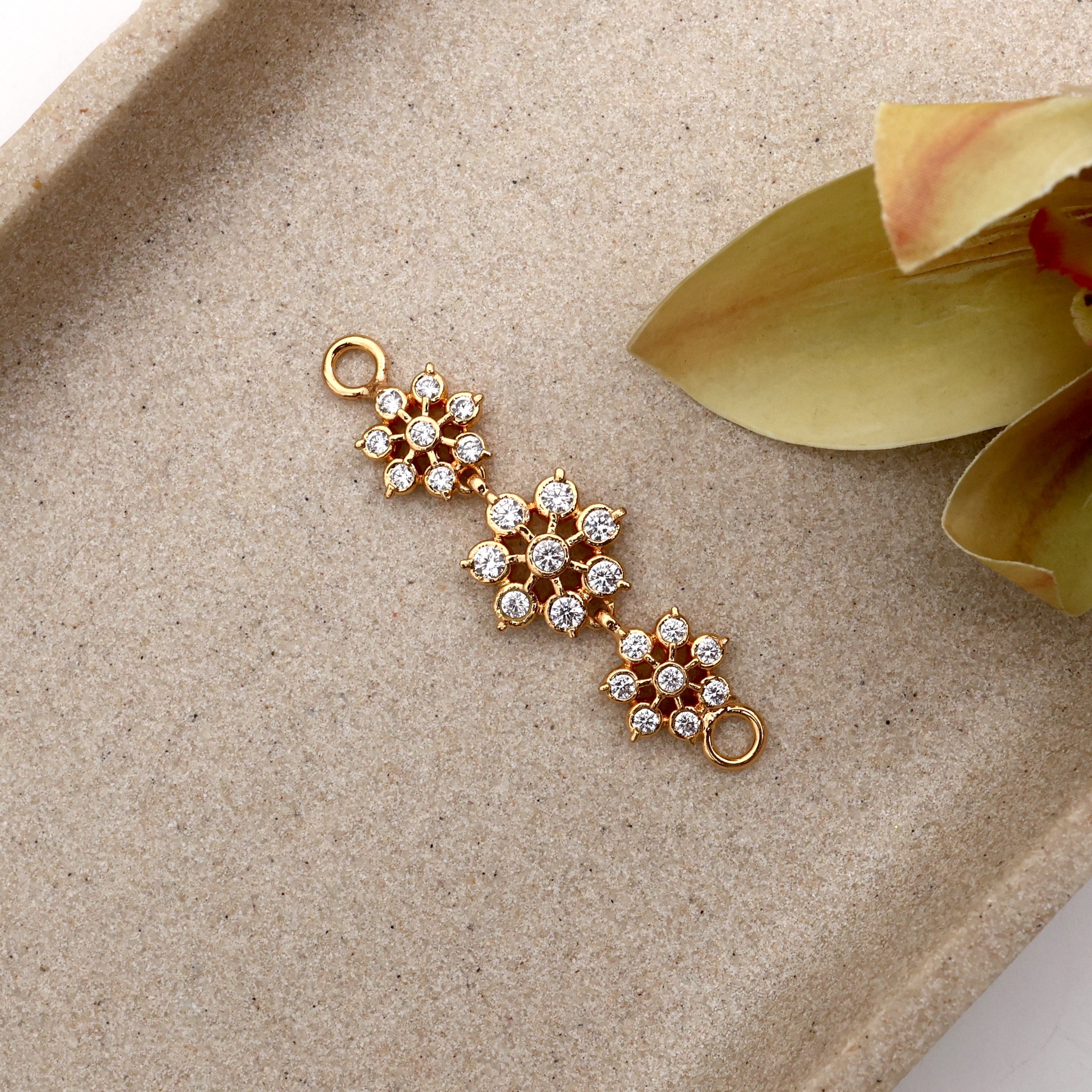 Diamond Look Micro Gold 8 Stone Flower Mogappu Pendant
