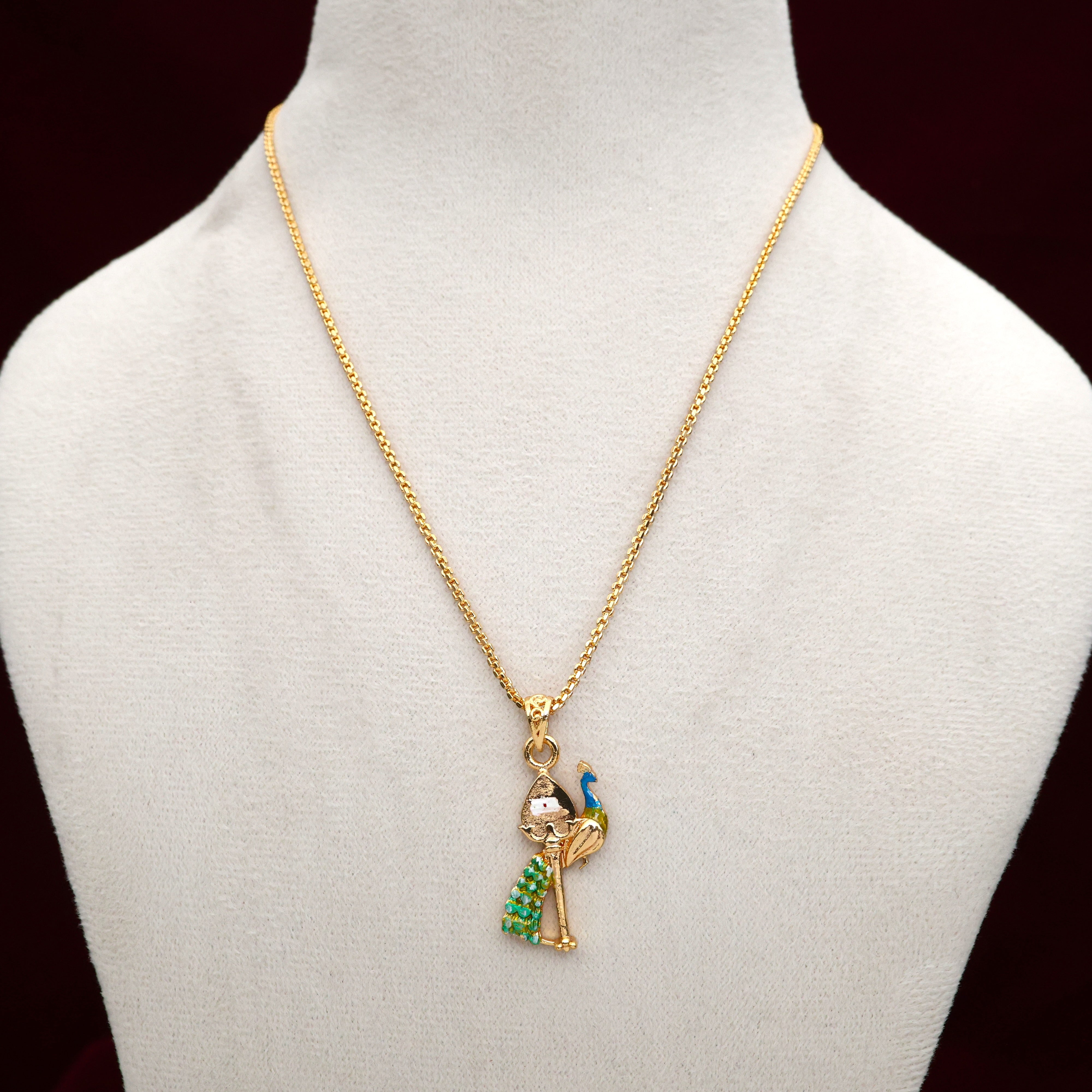 Real Gold Look Mayilum Velum Pendant Short Chain