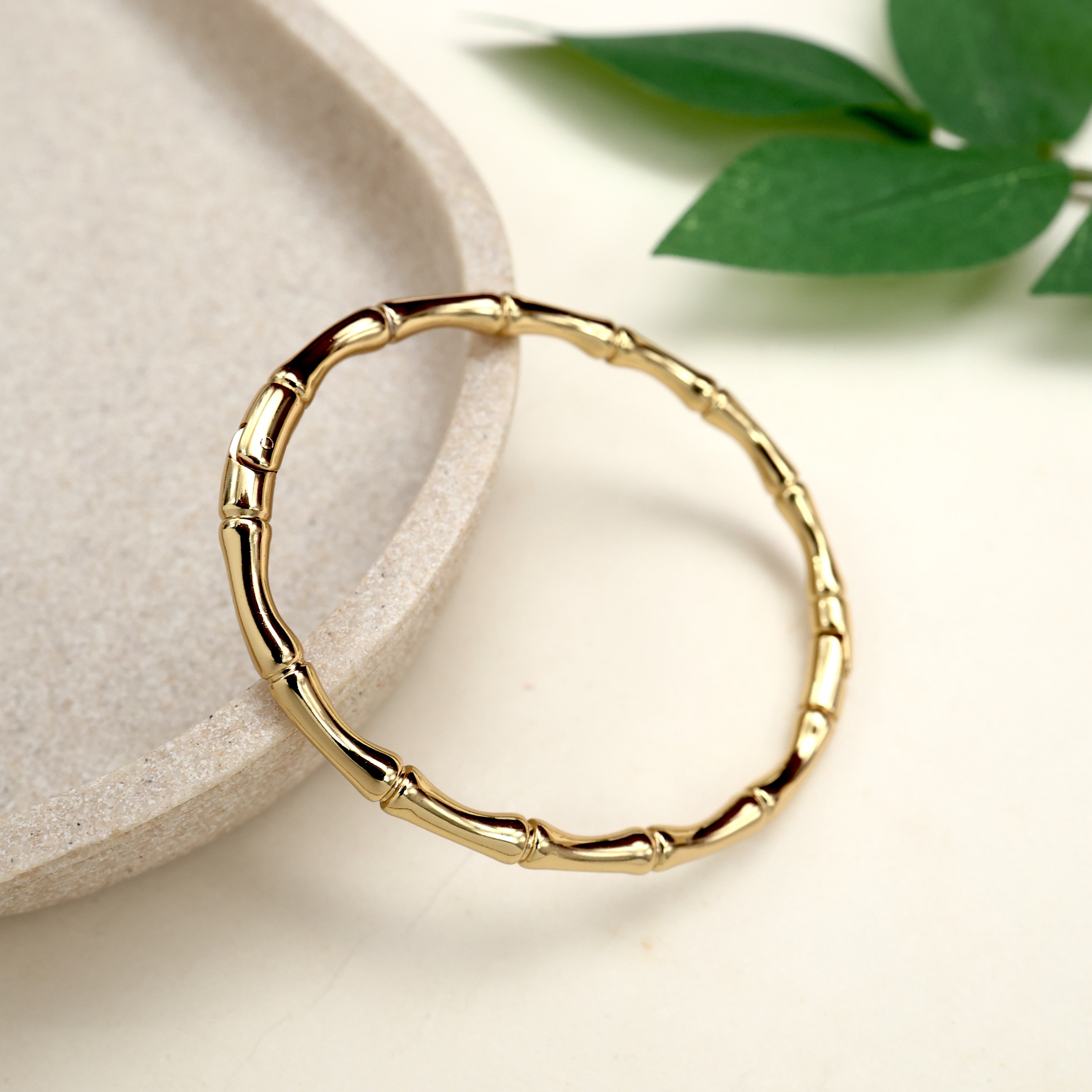 Anti Tarnish Gold Tone Bent Bar Cuts Openable Bracelet