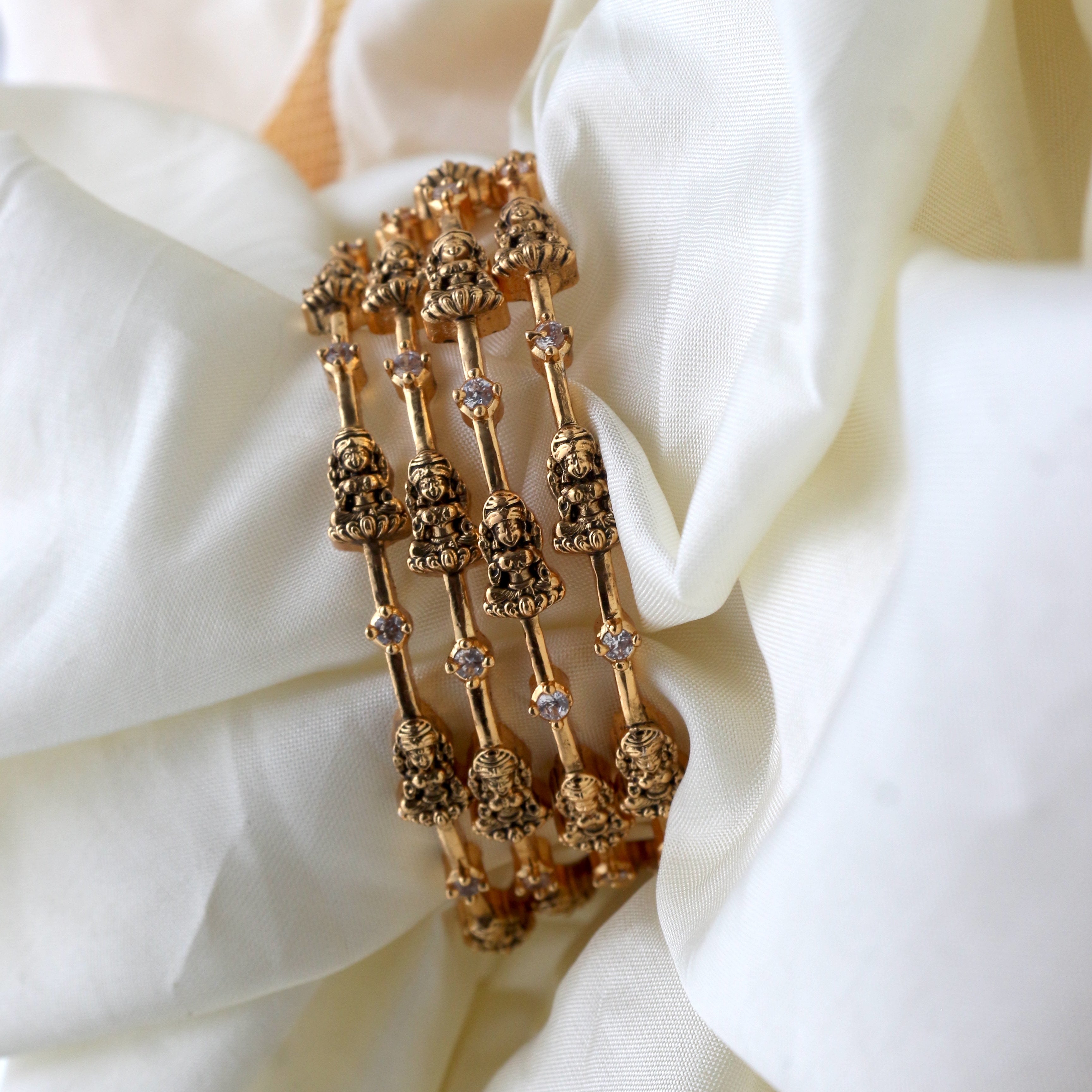 Two Rings Kuwaiti Hand Bracelet – Saeed Jewelry