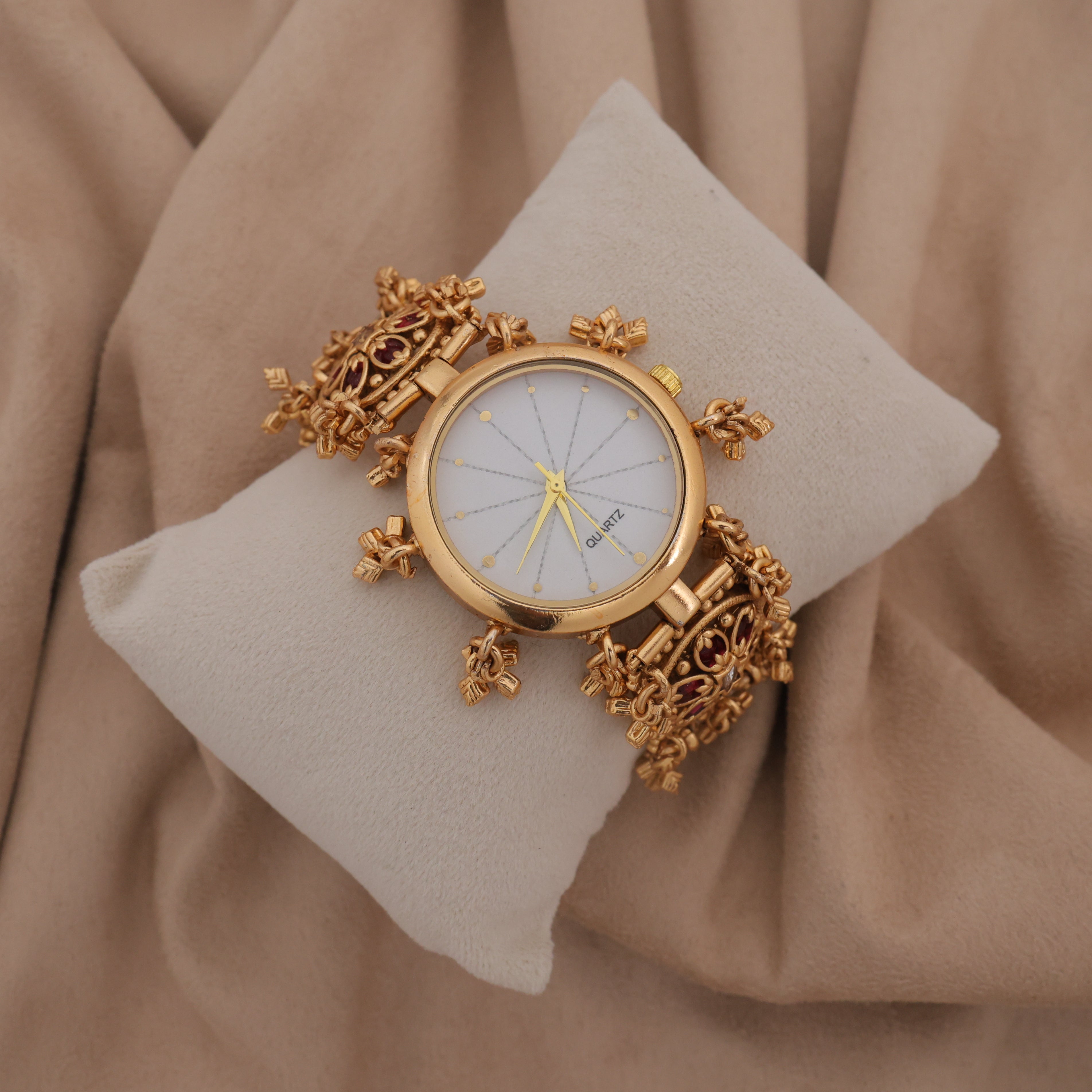 Gold Tone Rich Heritage Flower Detailing Kemp Kundan Bracelet Watch