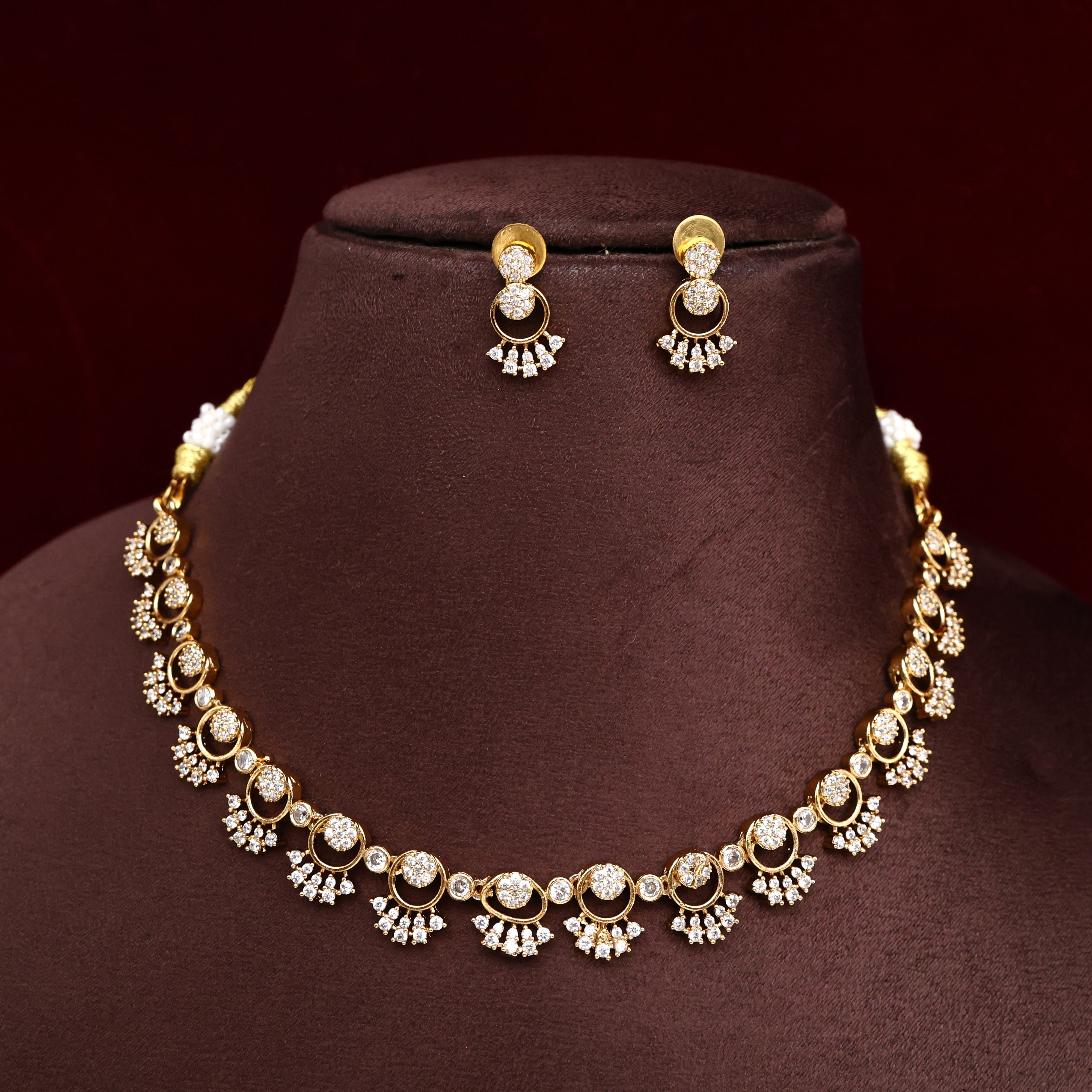 Diamond Look Lightweight Besari Design Necklace Set