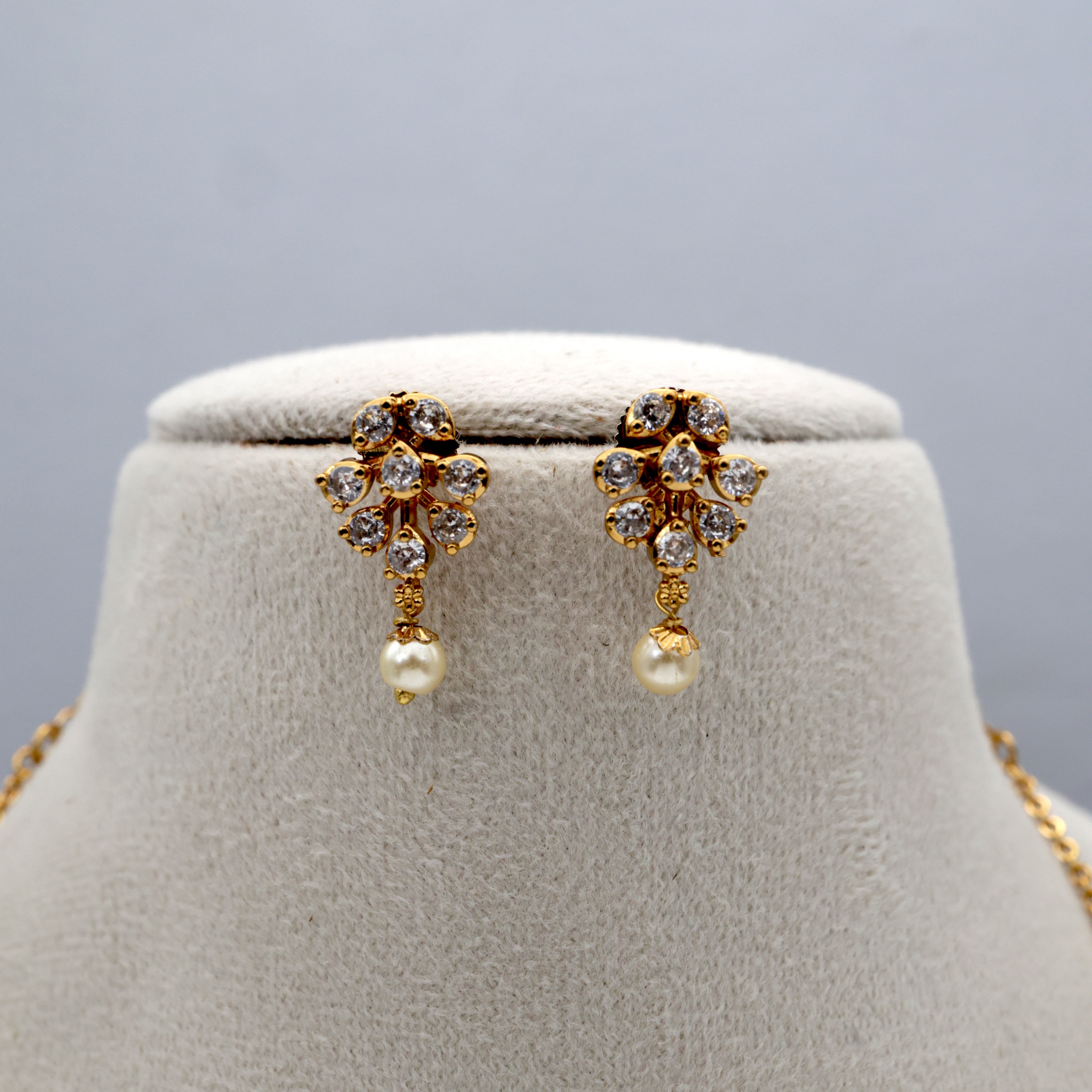 Diamond Look Lightweight Flower Drops Necklace Set