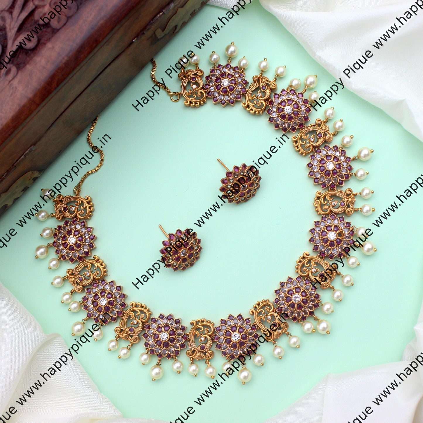 Traditional Peacock Real Kemp Flower Necklace Set