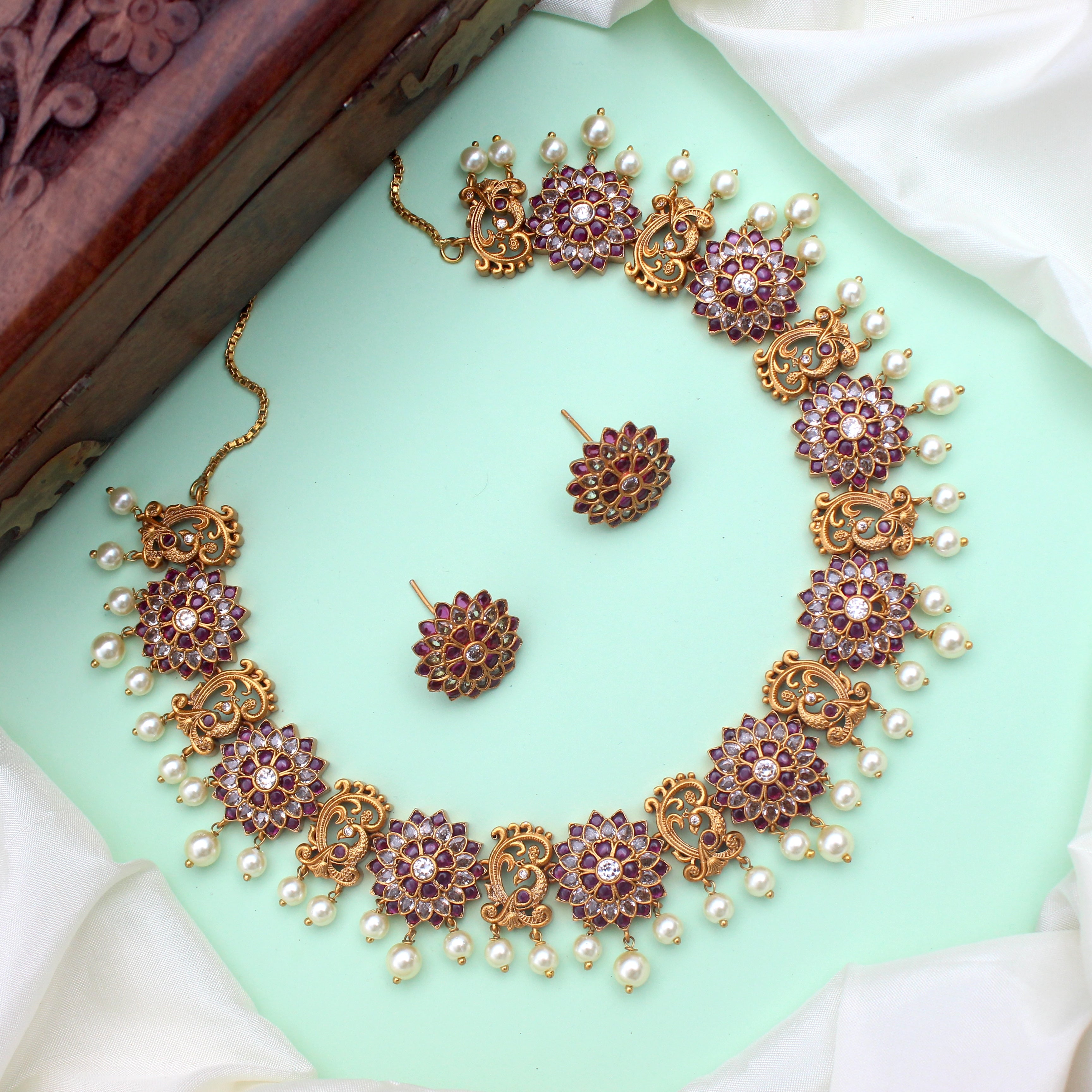 Traditional Peacock Real Kemp Flower Necklace Set