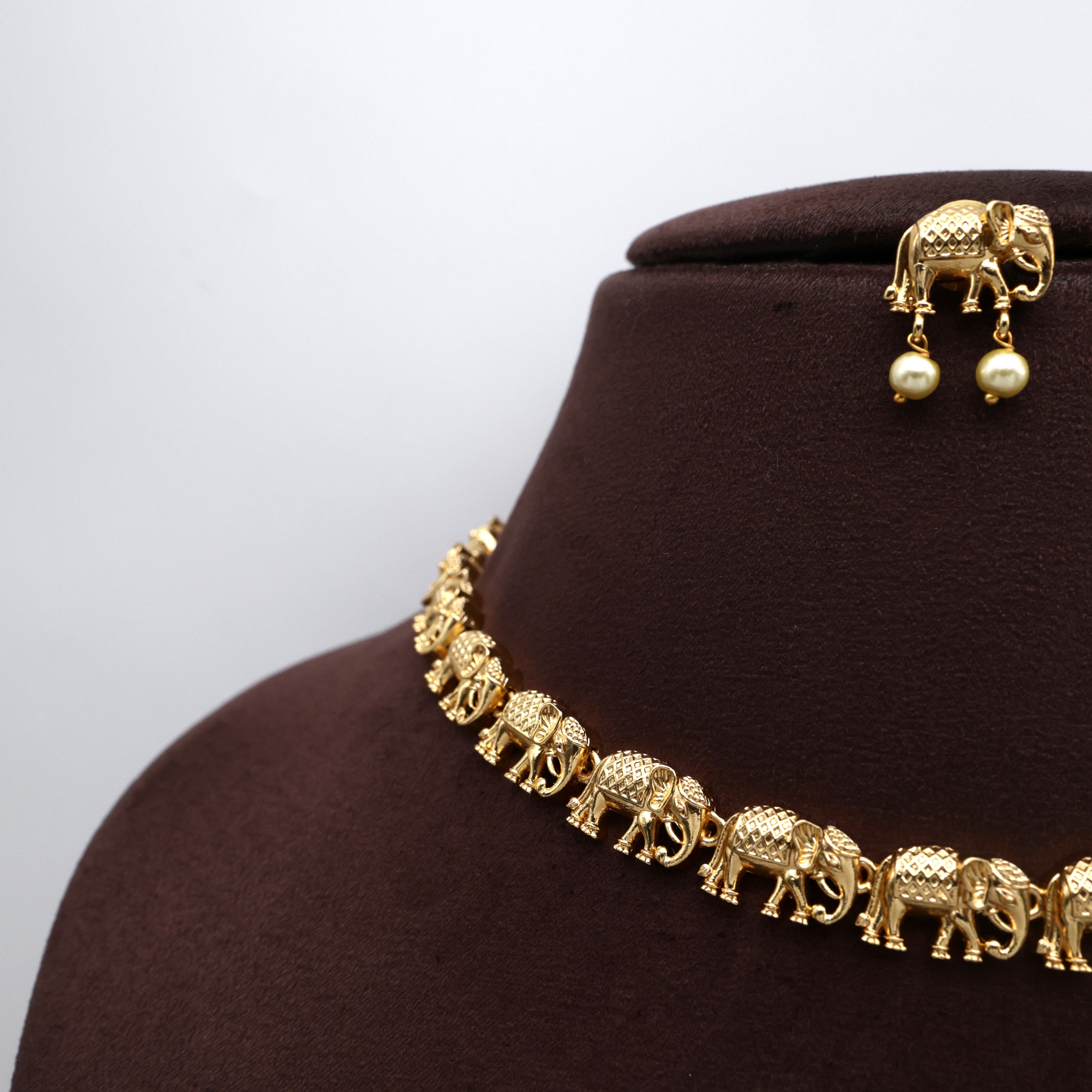 Gold Look Antique Kids Friendly Elephant Necklace Set