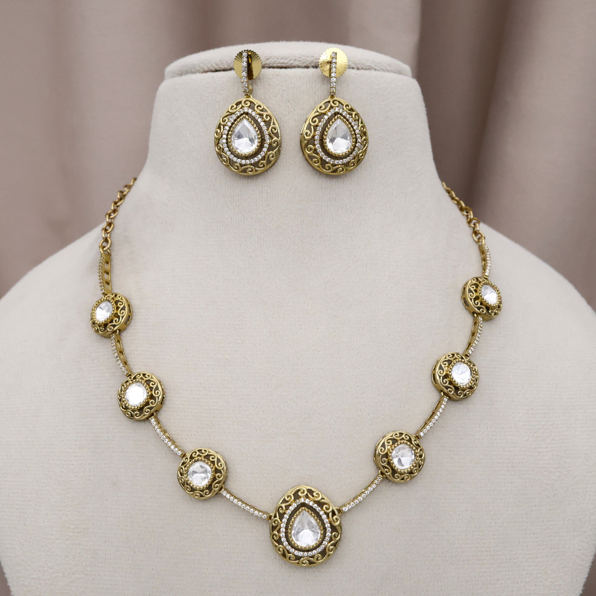 Victorian Moissanite Kundan 7 Stone Necklace Set