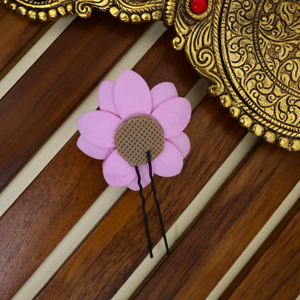Handmade Real Look Foam Lotus U Pin