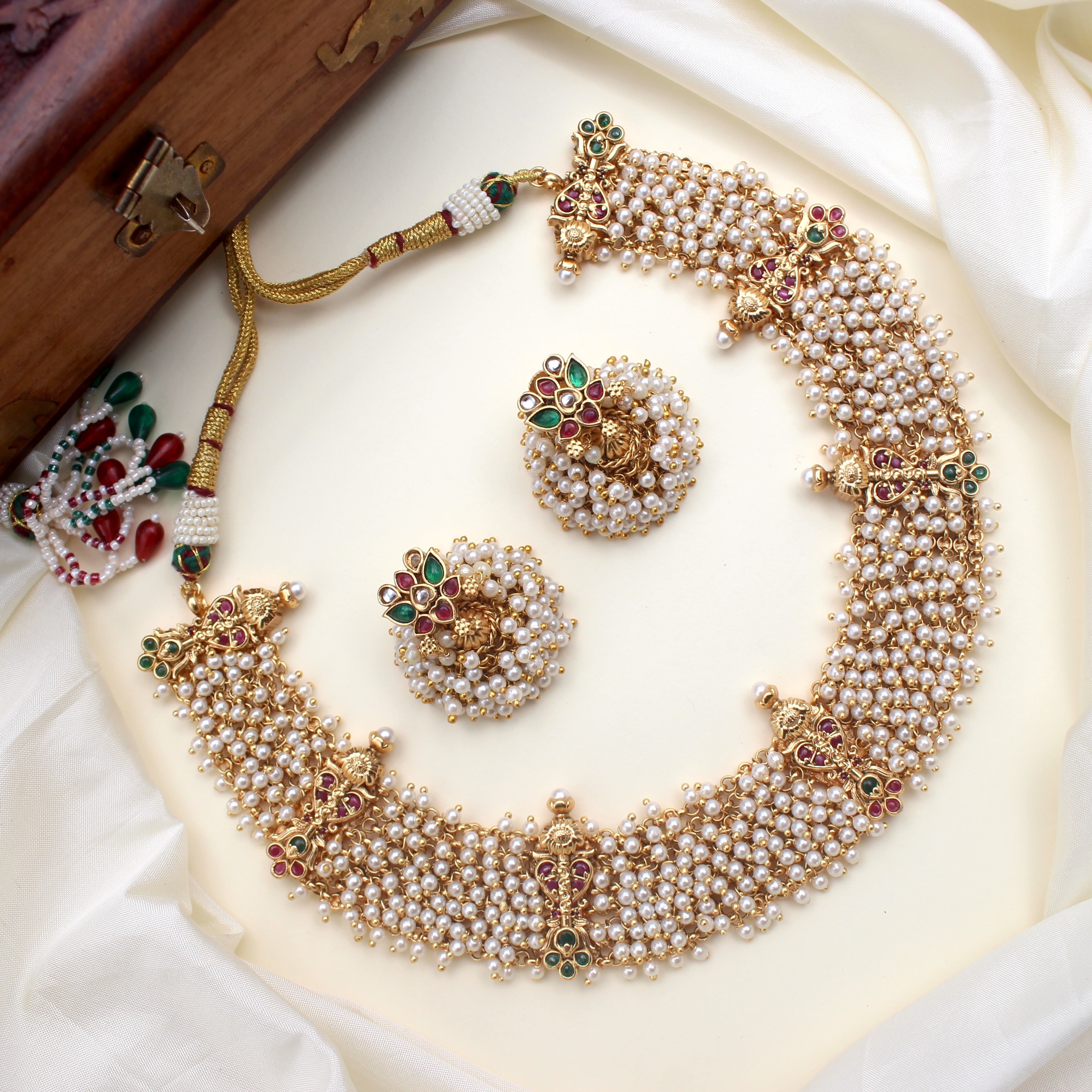 Antique Pearl Bunch No Figure No Idol Bridal Necklace