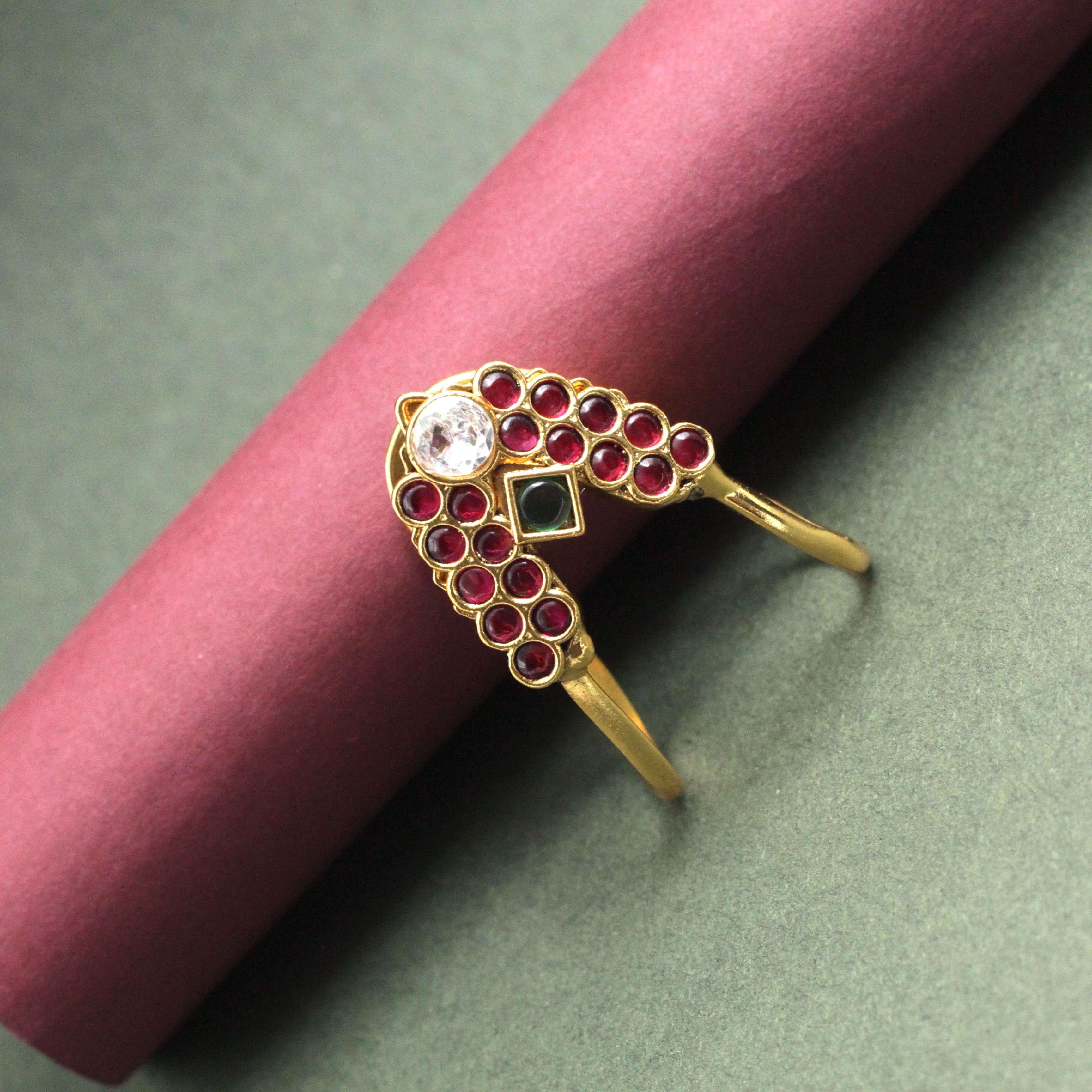 Traditional AD Kemp Neli Modhiram / Vanki Finger Ring