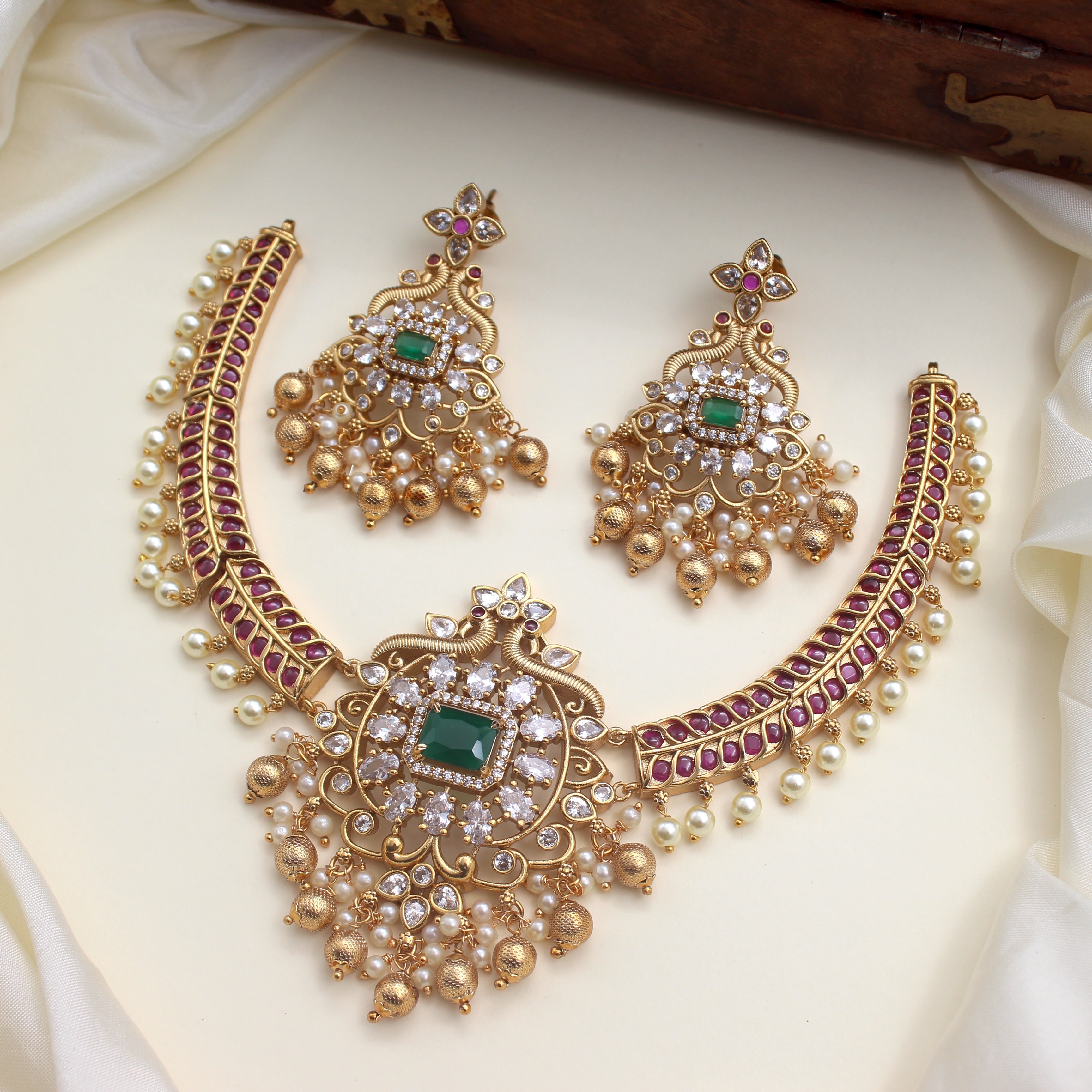 AD Kemp Rettapakshi Pendant Hasli Bridal Necklace Set