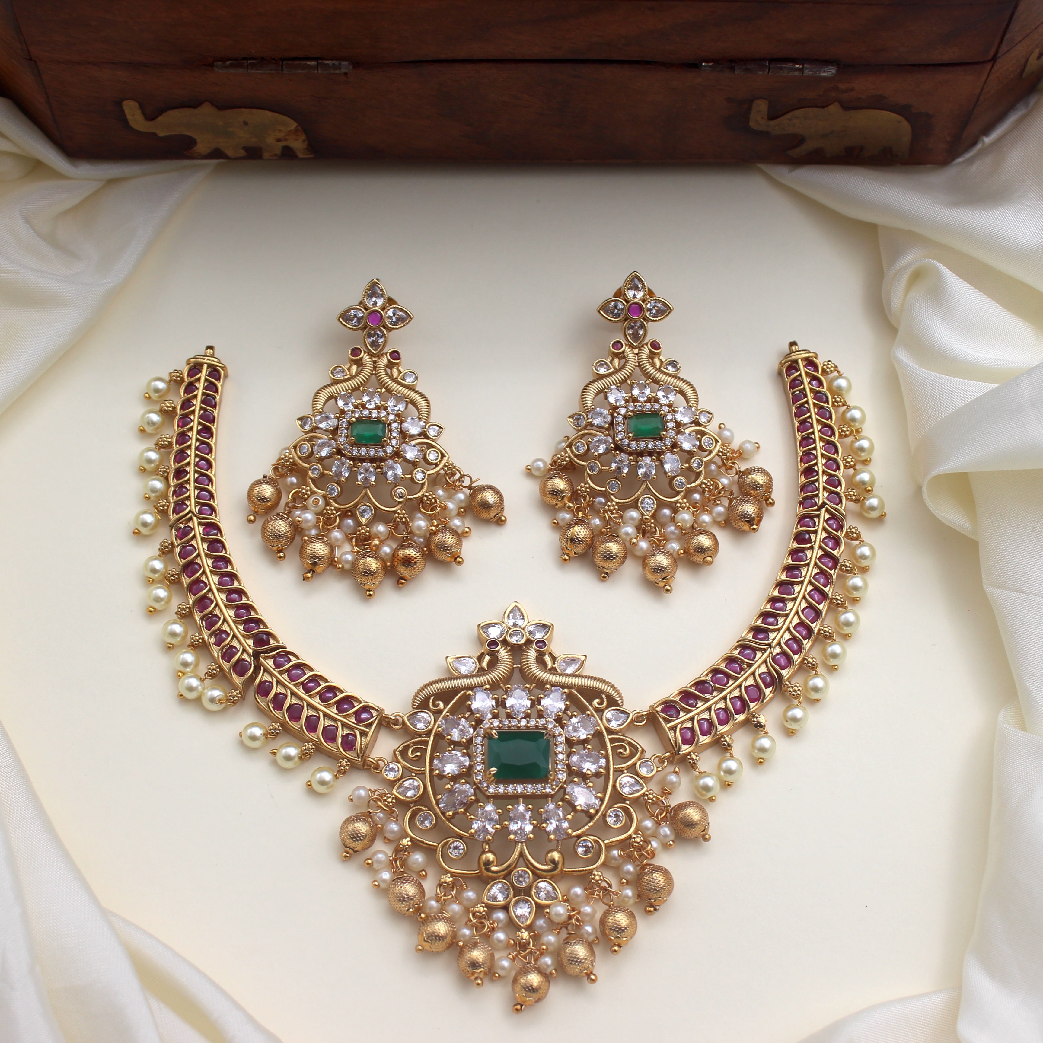 AD Kemp Rettapakshi Pendant Hasli Bridal Necklace Set